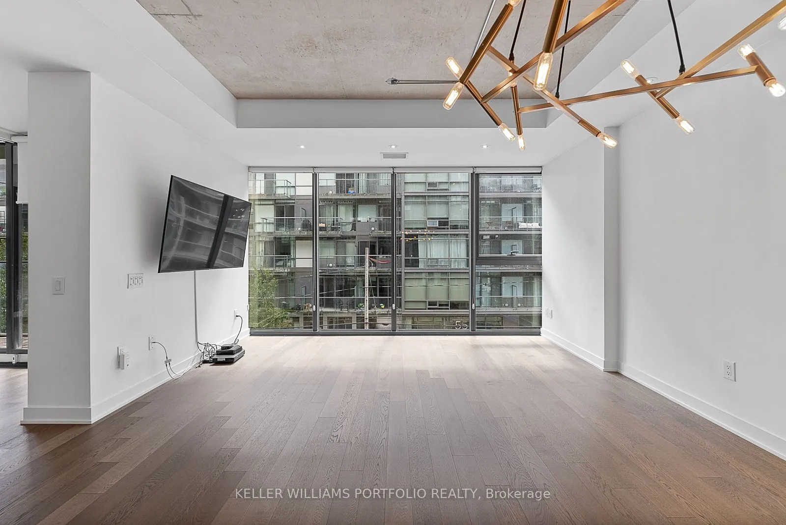 38 Stewart Street, #303