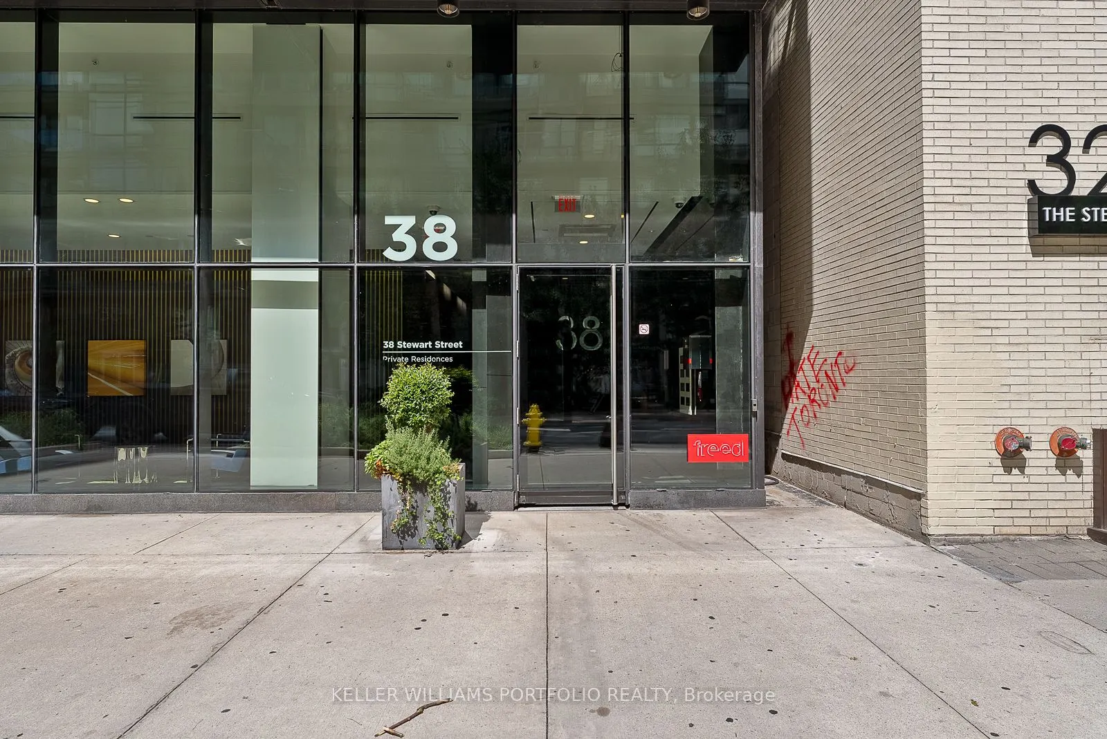 38 Stewart Street, #303