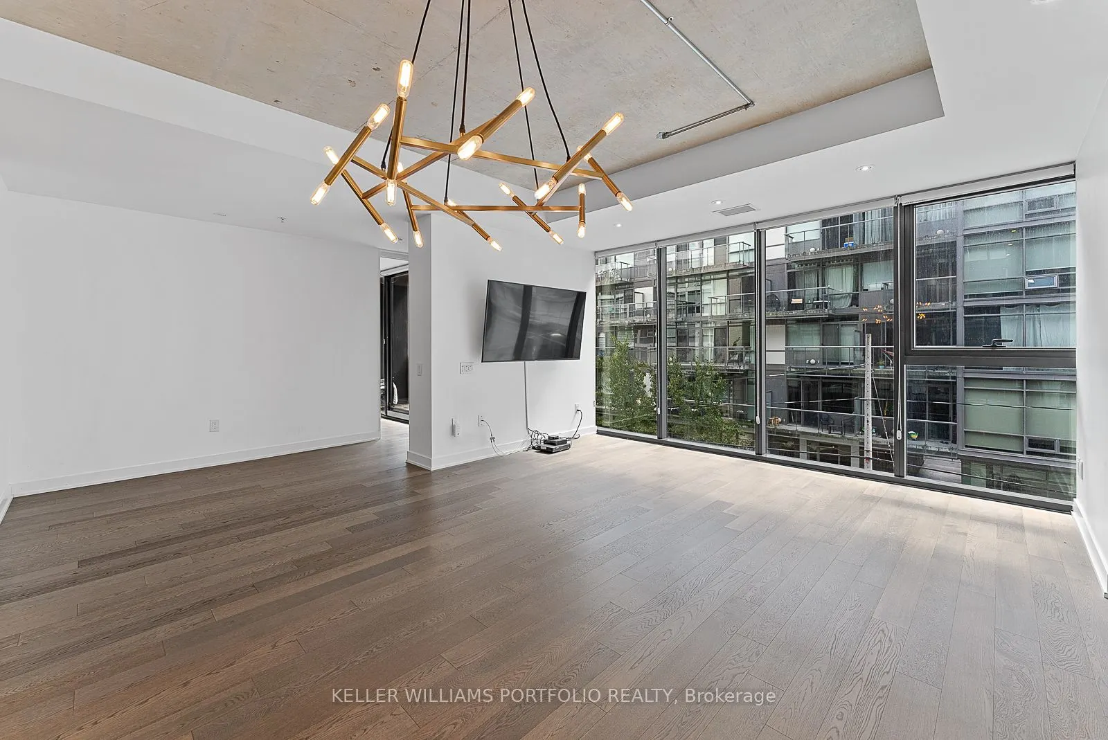 38 Stewart Street, #303