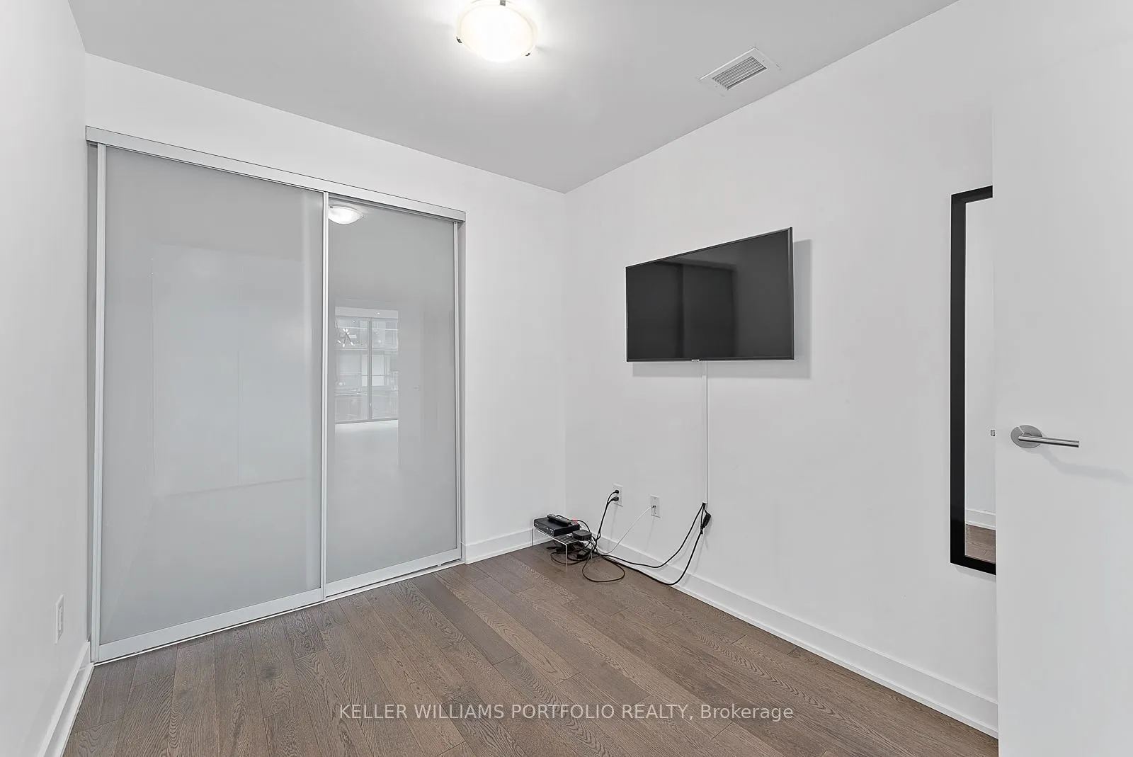 38 Stewart Street, #303