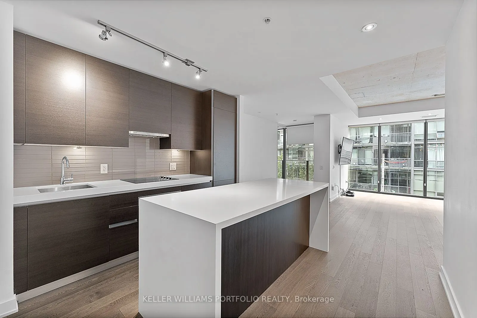 38 Stewart Street, #303