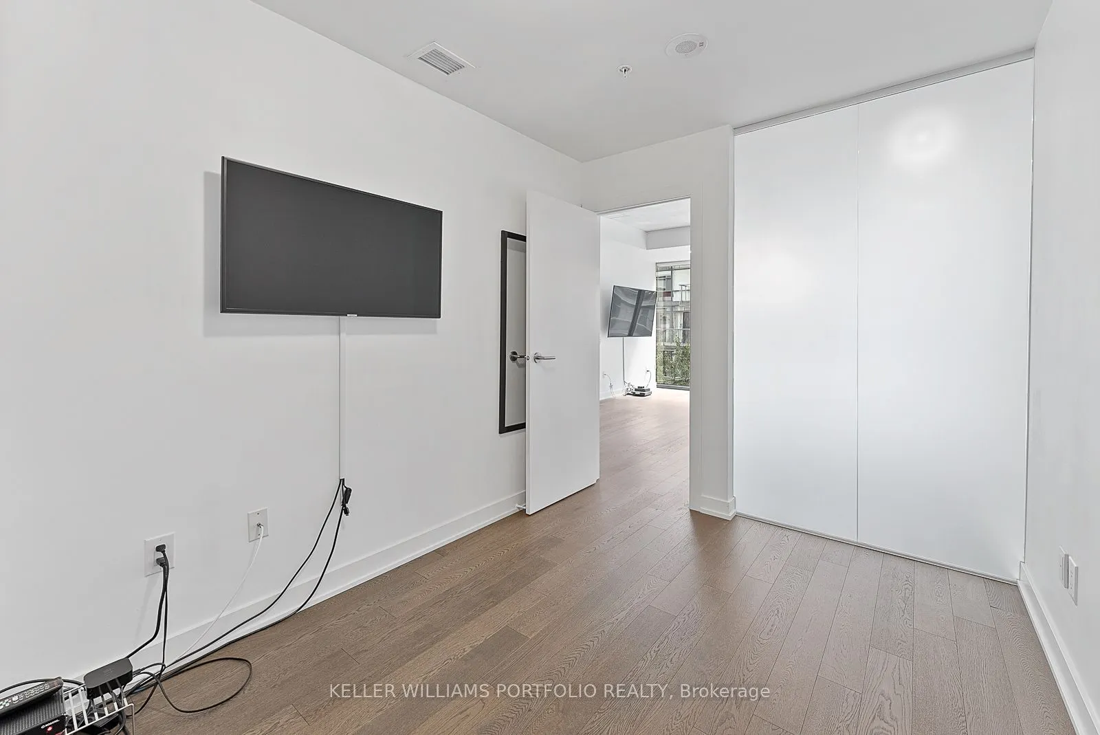 38 Stewart Street, #303