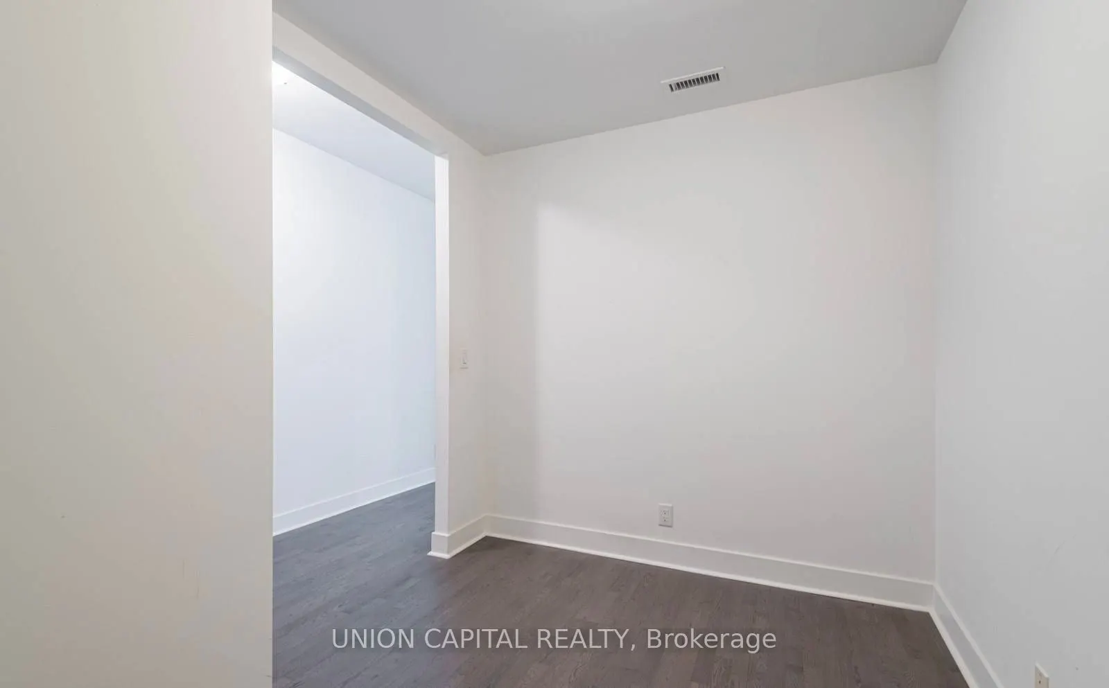 399 Adelaide Street W, #816