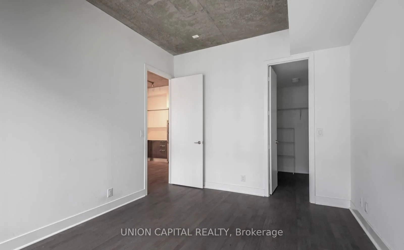 399 Adelaide Street W, #816