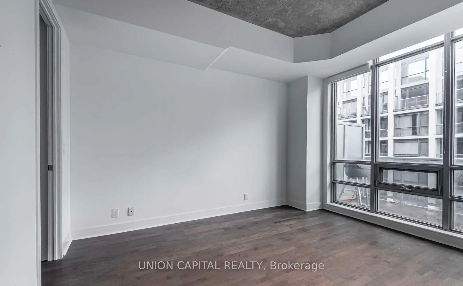 399 Adelaide Street W, #816