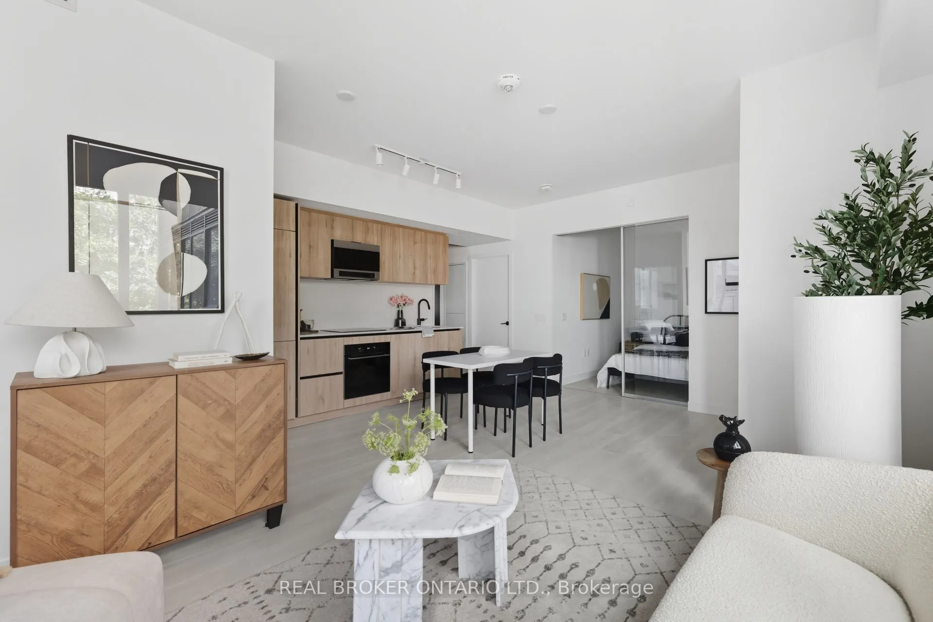 127 Broadway Avenue, #207