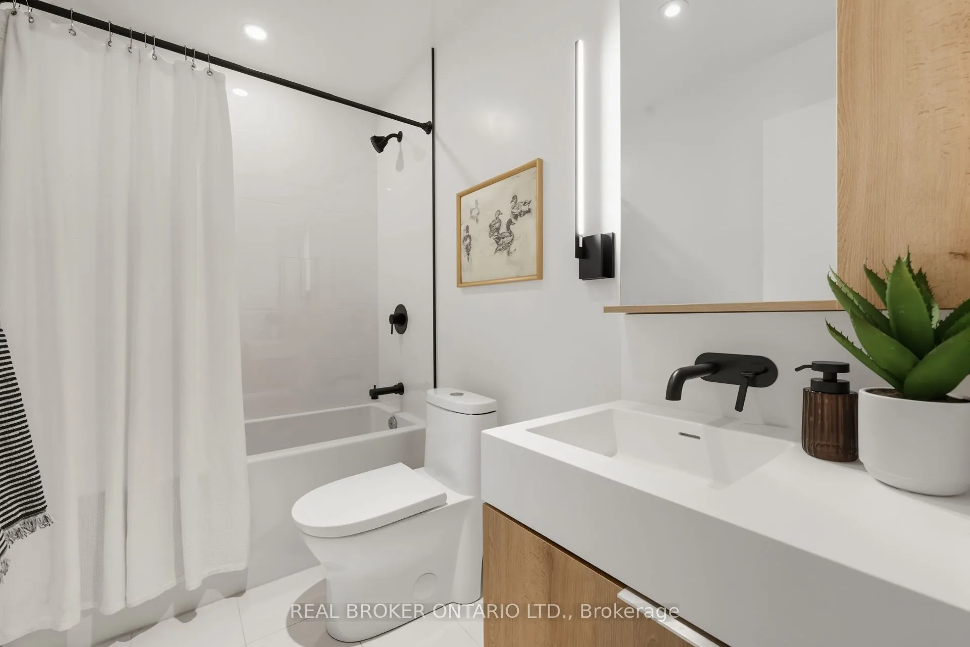127 Broadway Avenue, #207