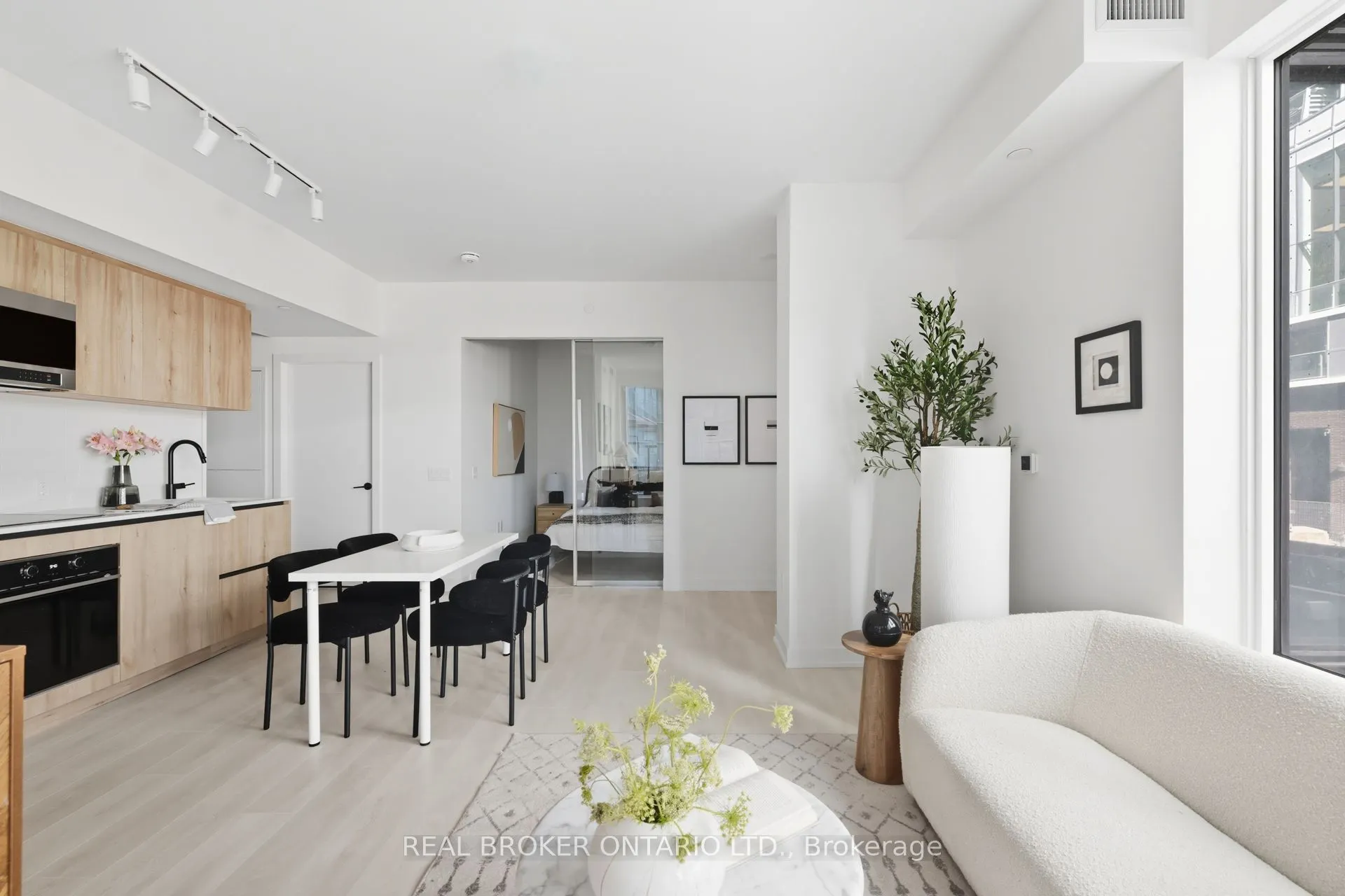 127 Broadway Avenue, #207