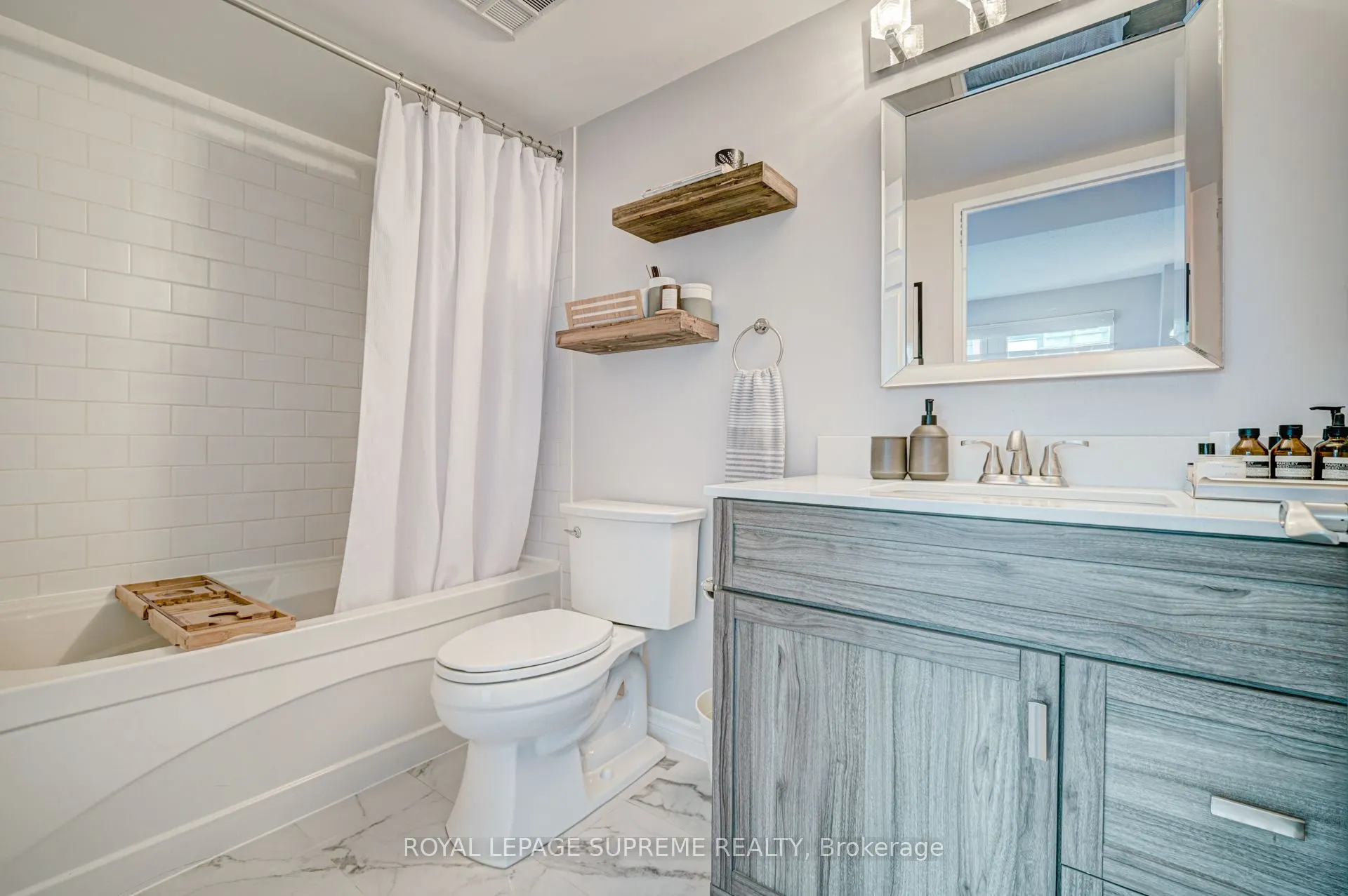 230 King Street E, #716