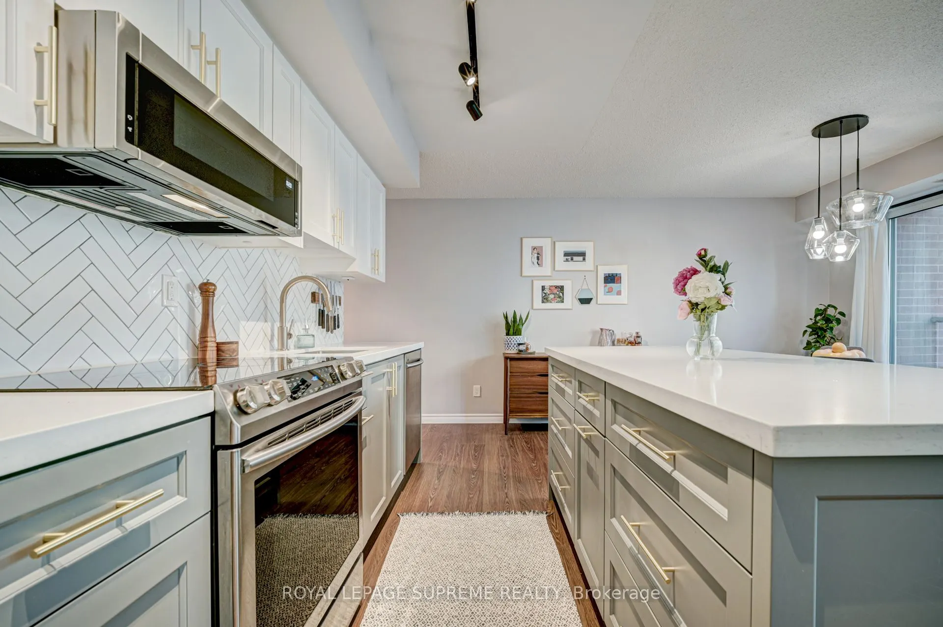 230 King Street E, #716