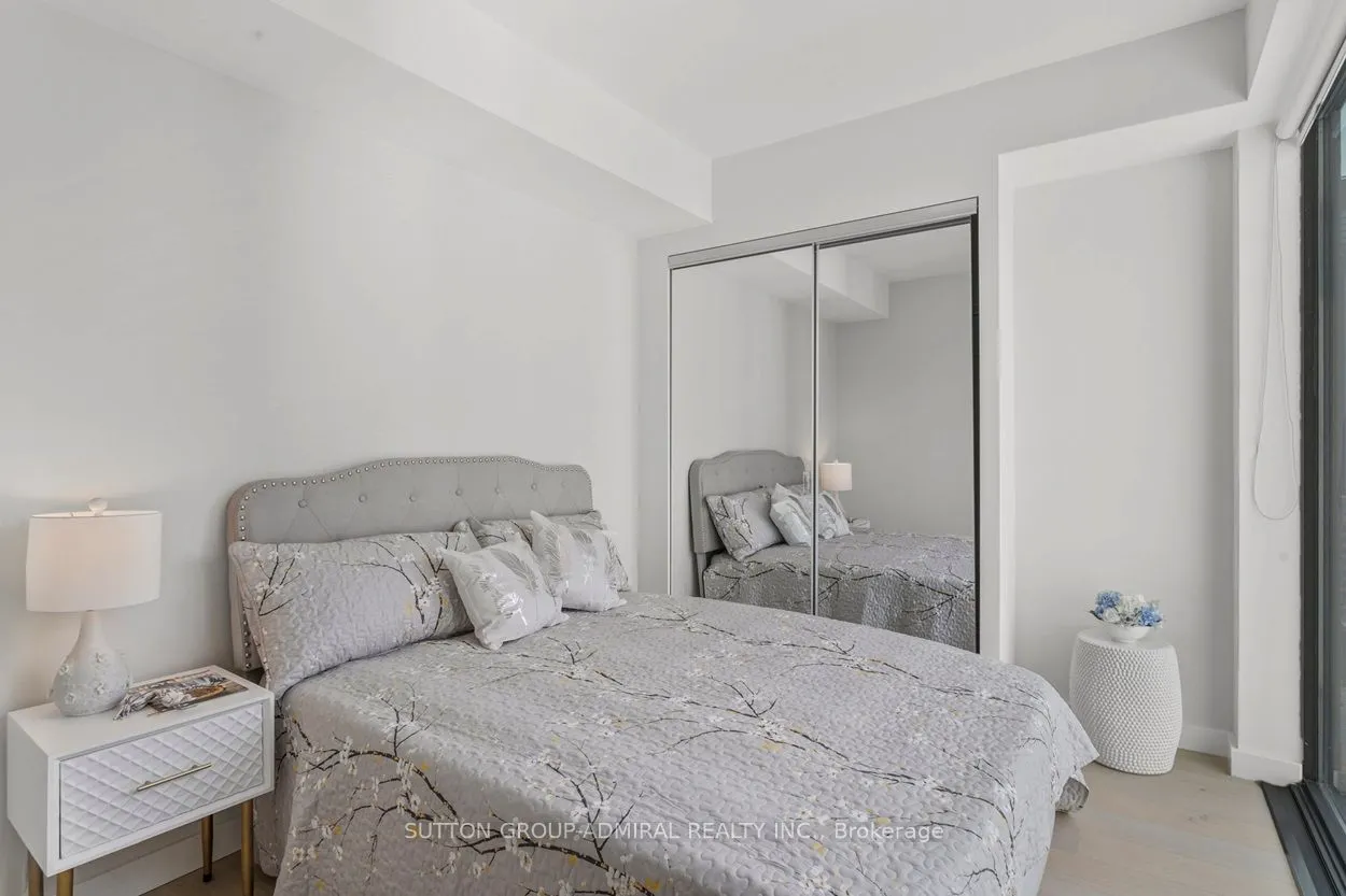 81 Wellesley Street E, #2104