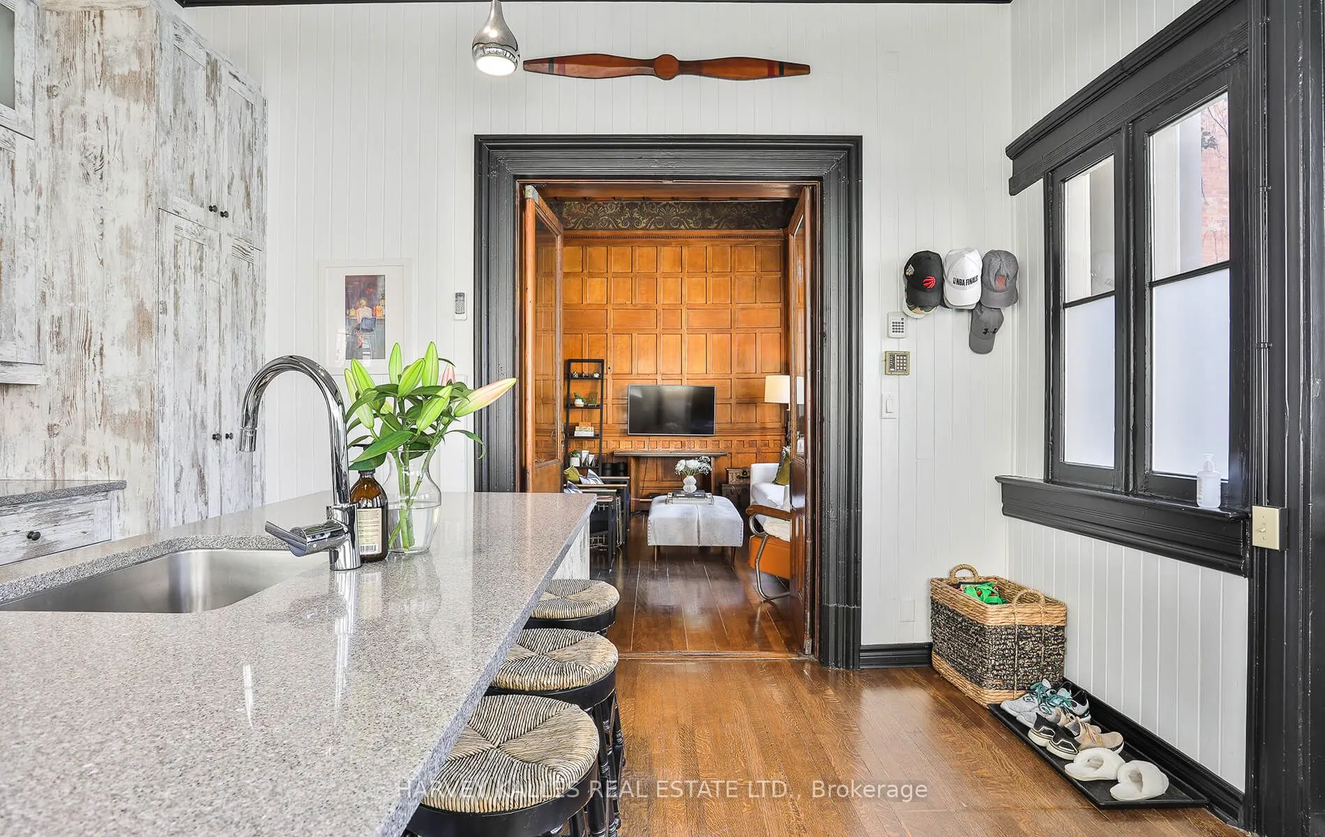 37 Metcalfe Street, #1