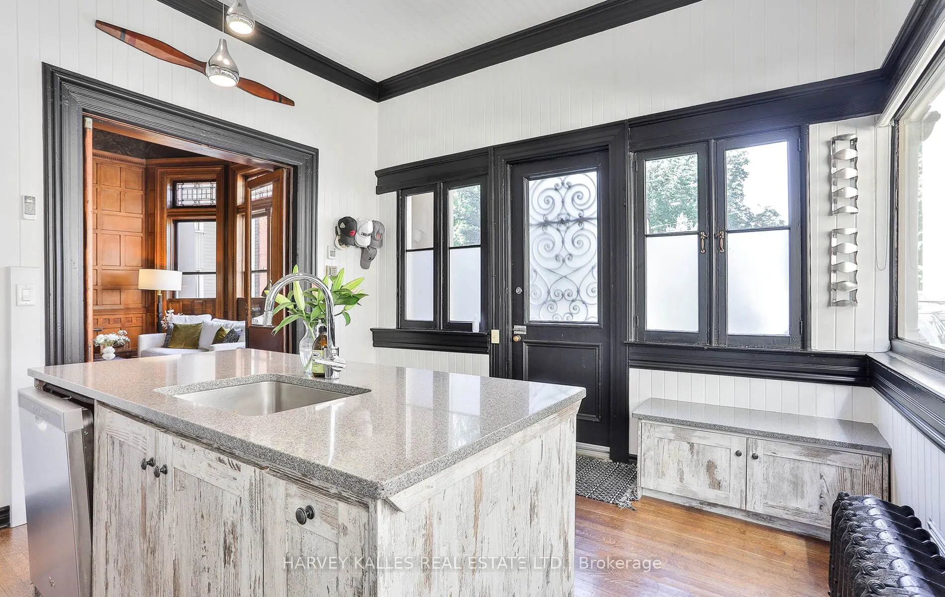 37 Metcalfe Street, #1
