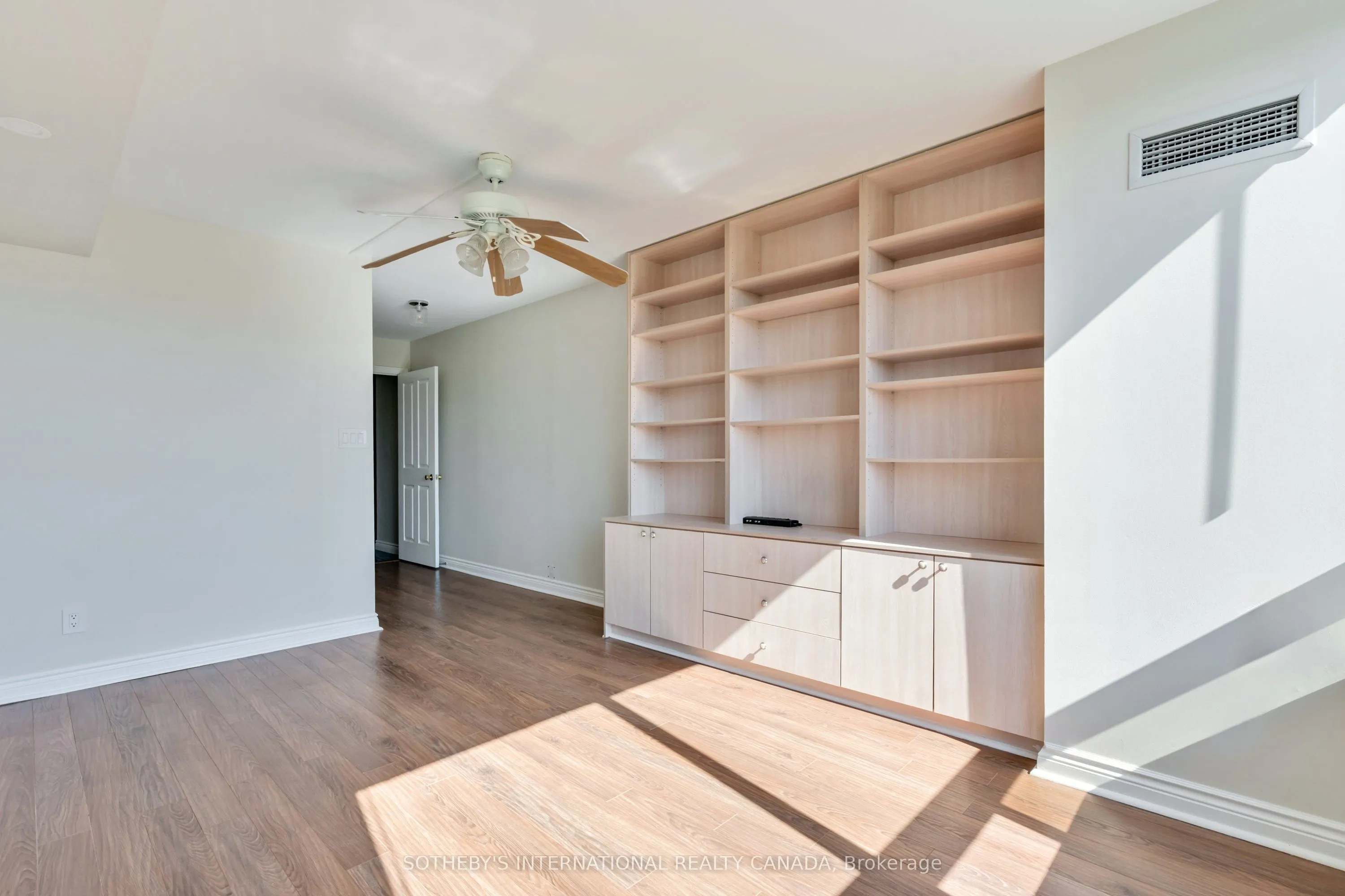 3181 Bayview Avenue, #512