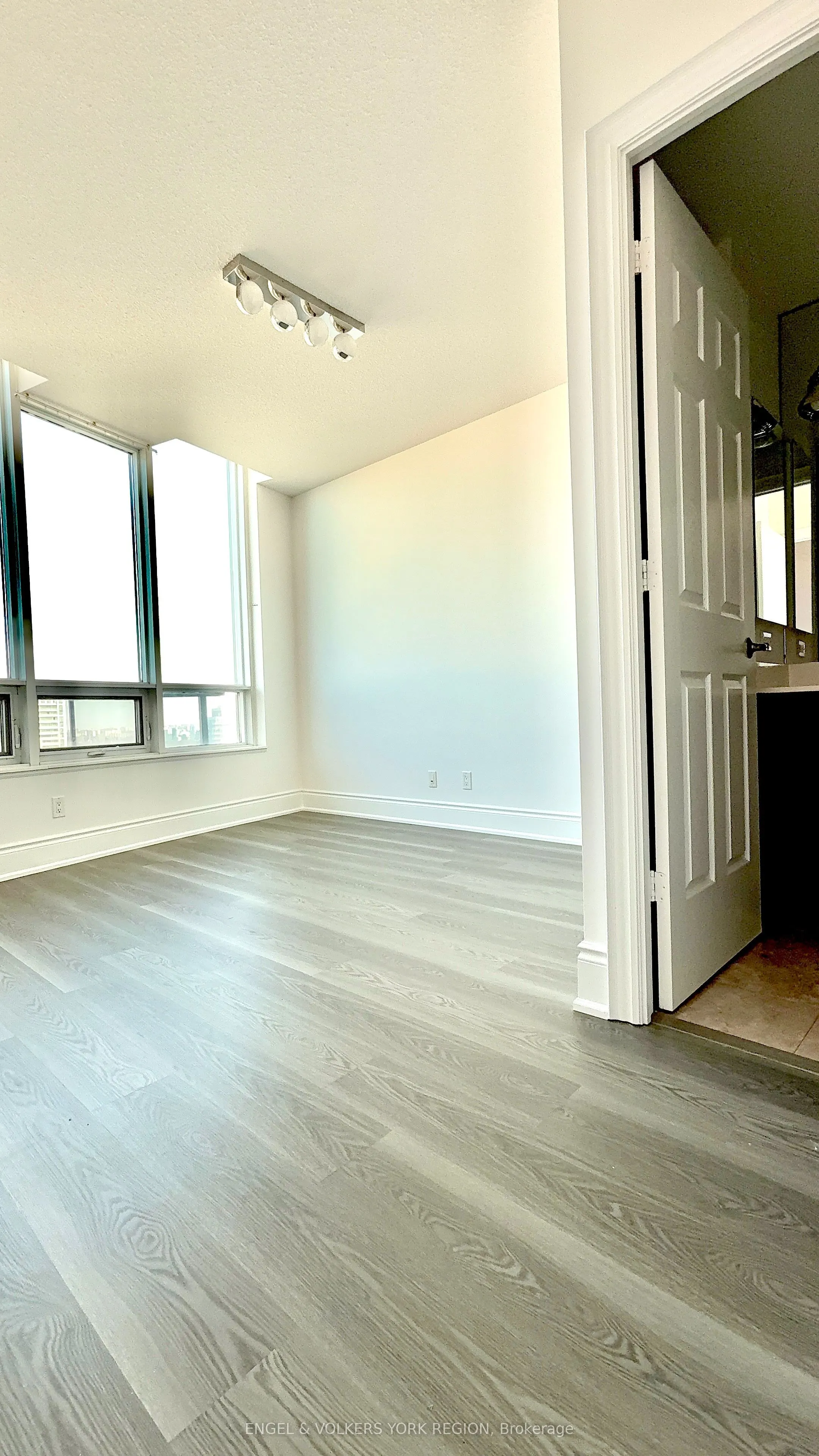 15 Greenview Avenue, #PH14