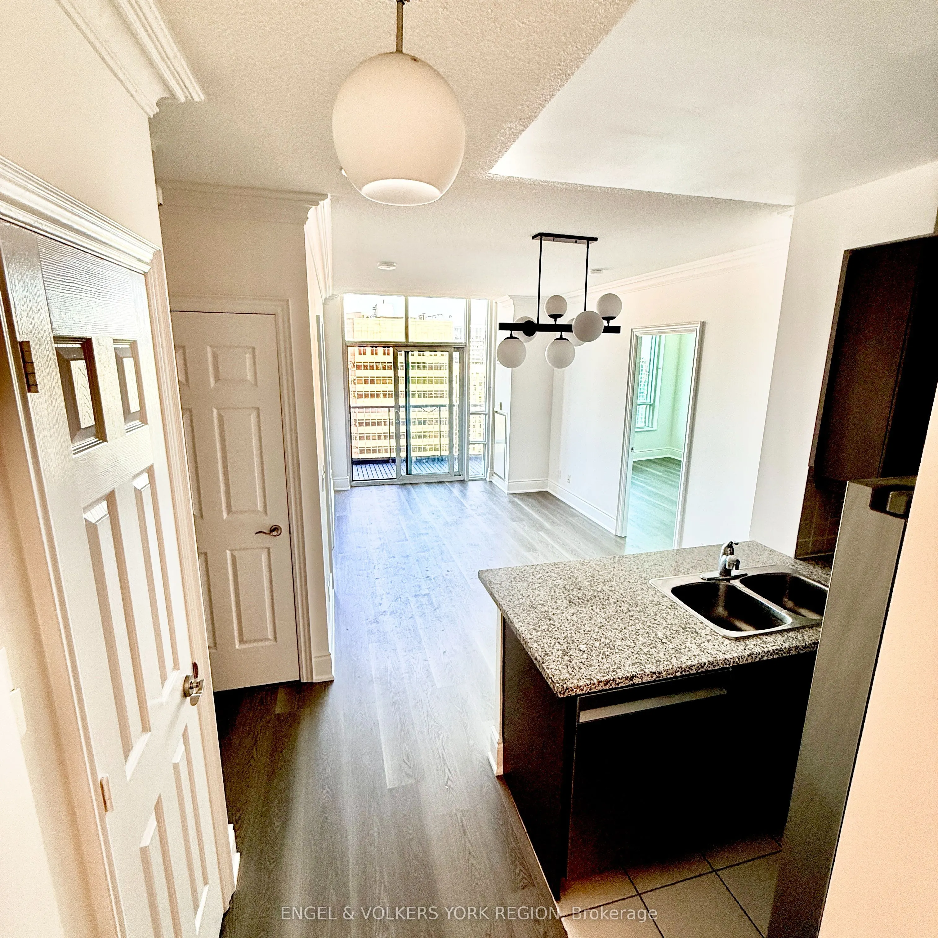 15 Greenview Avenue, #PH14