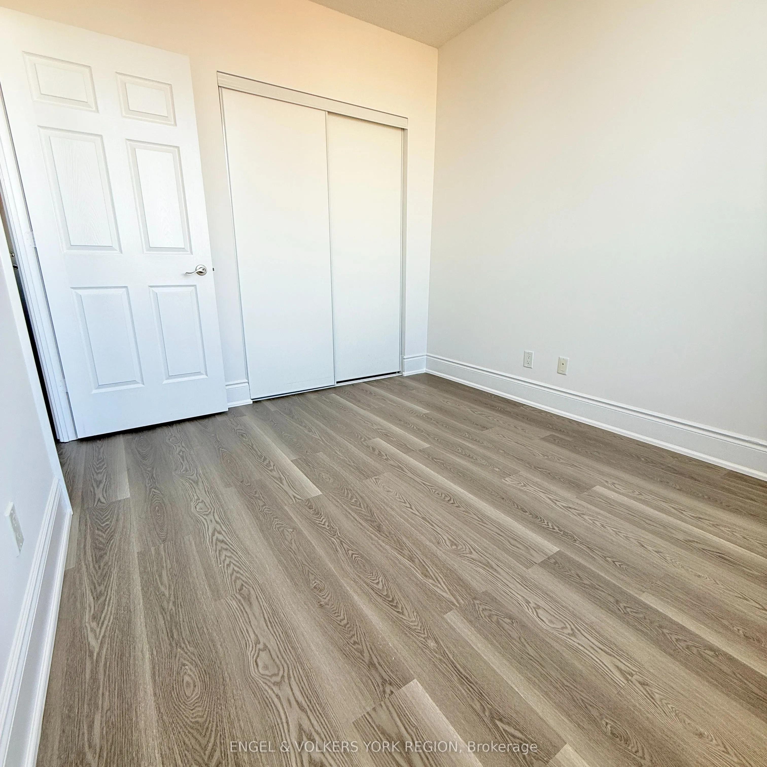 15 Greenview Avenue, #PH14