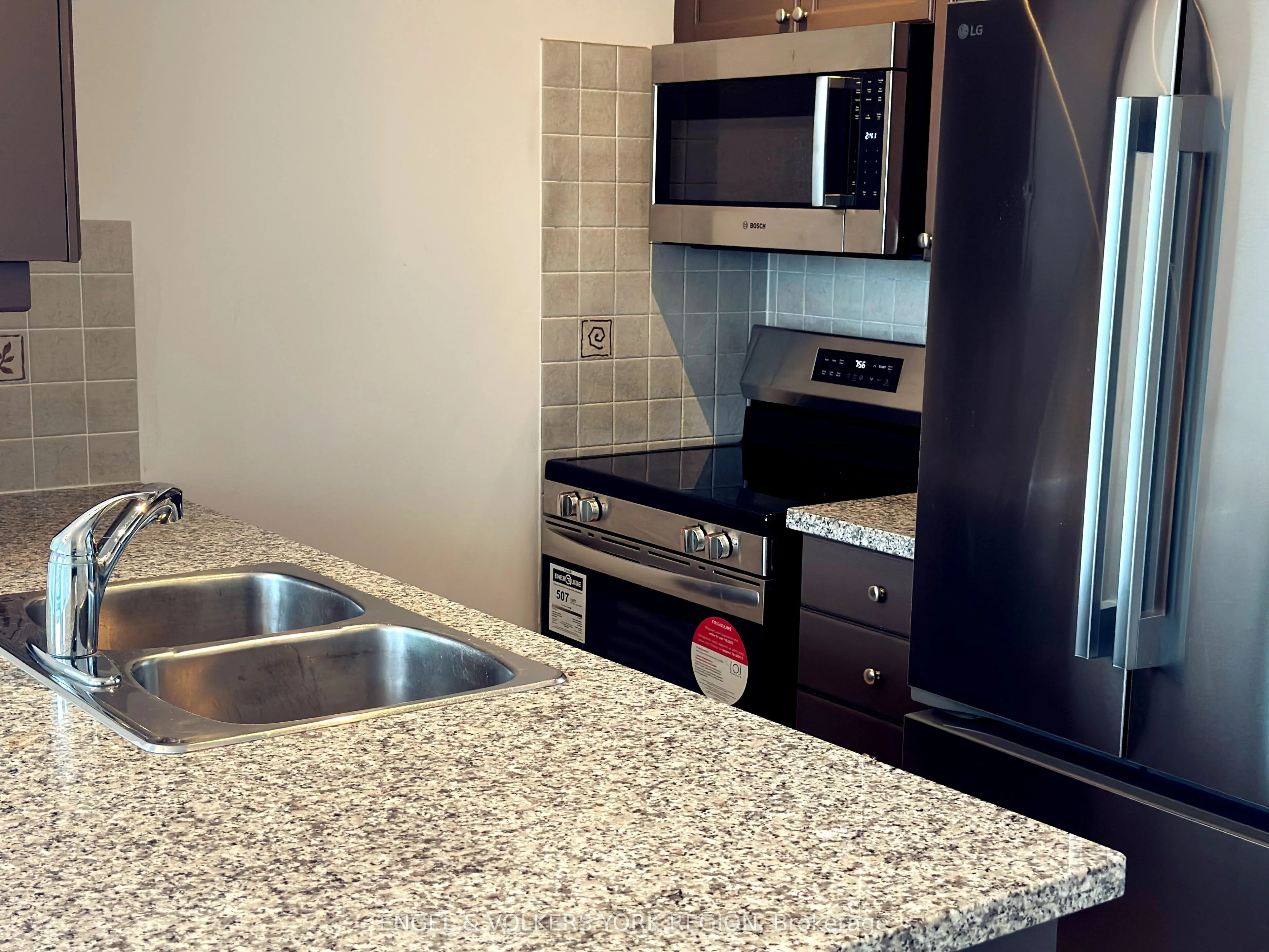 15 Greenview Avenue, #PH14