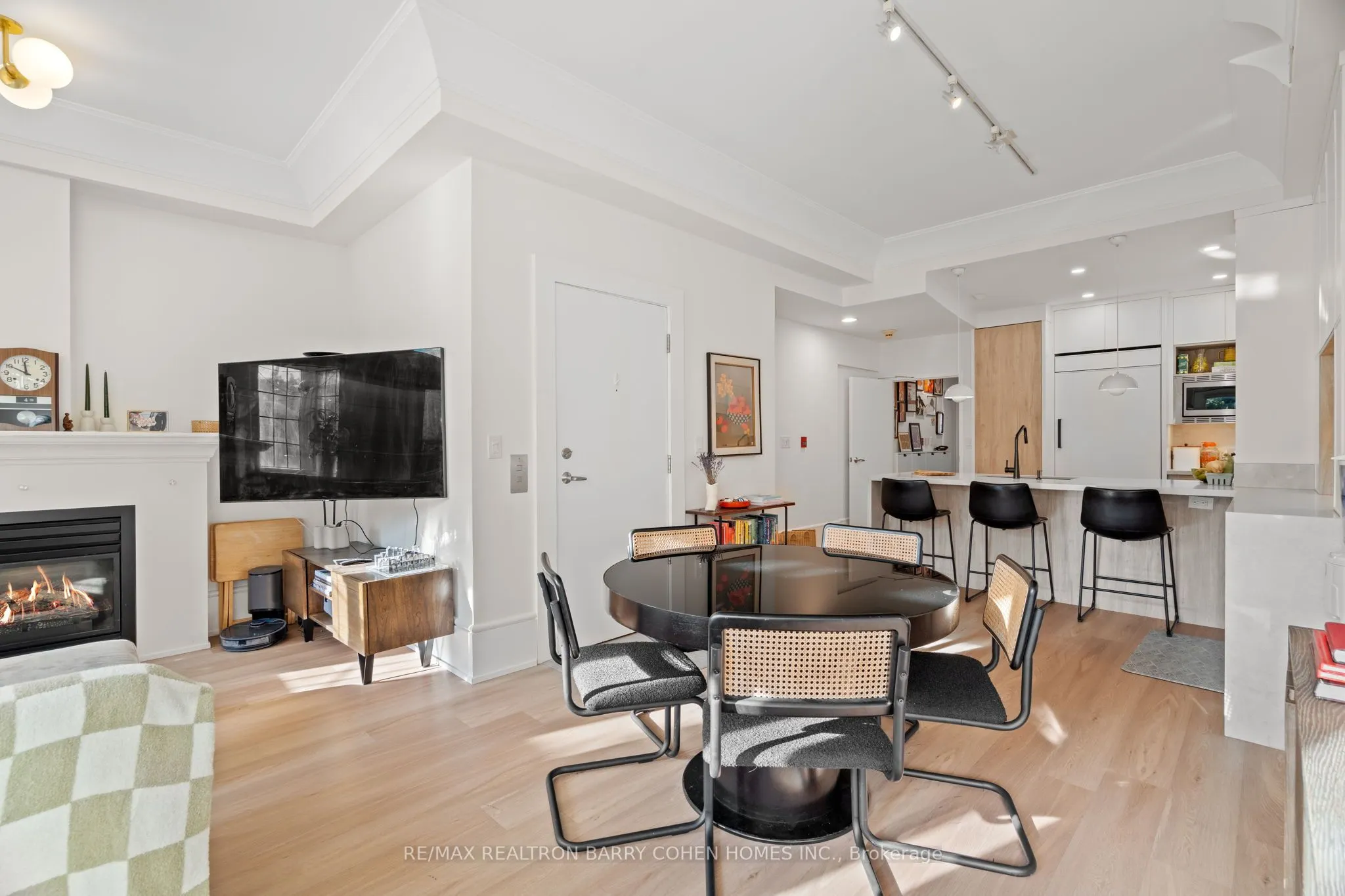 336 Davenport Road, #201
