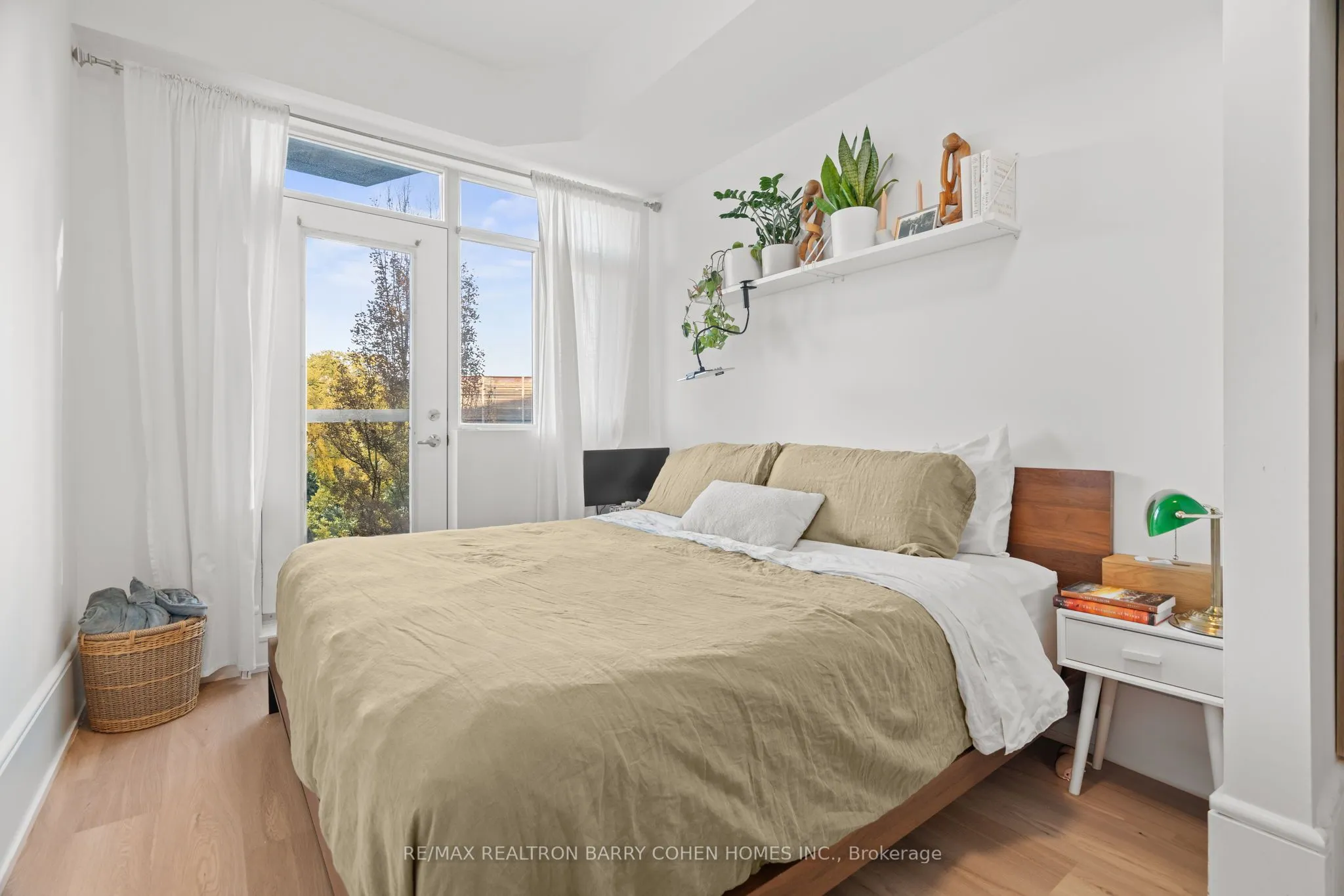 336 Davenport Road, #201