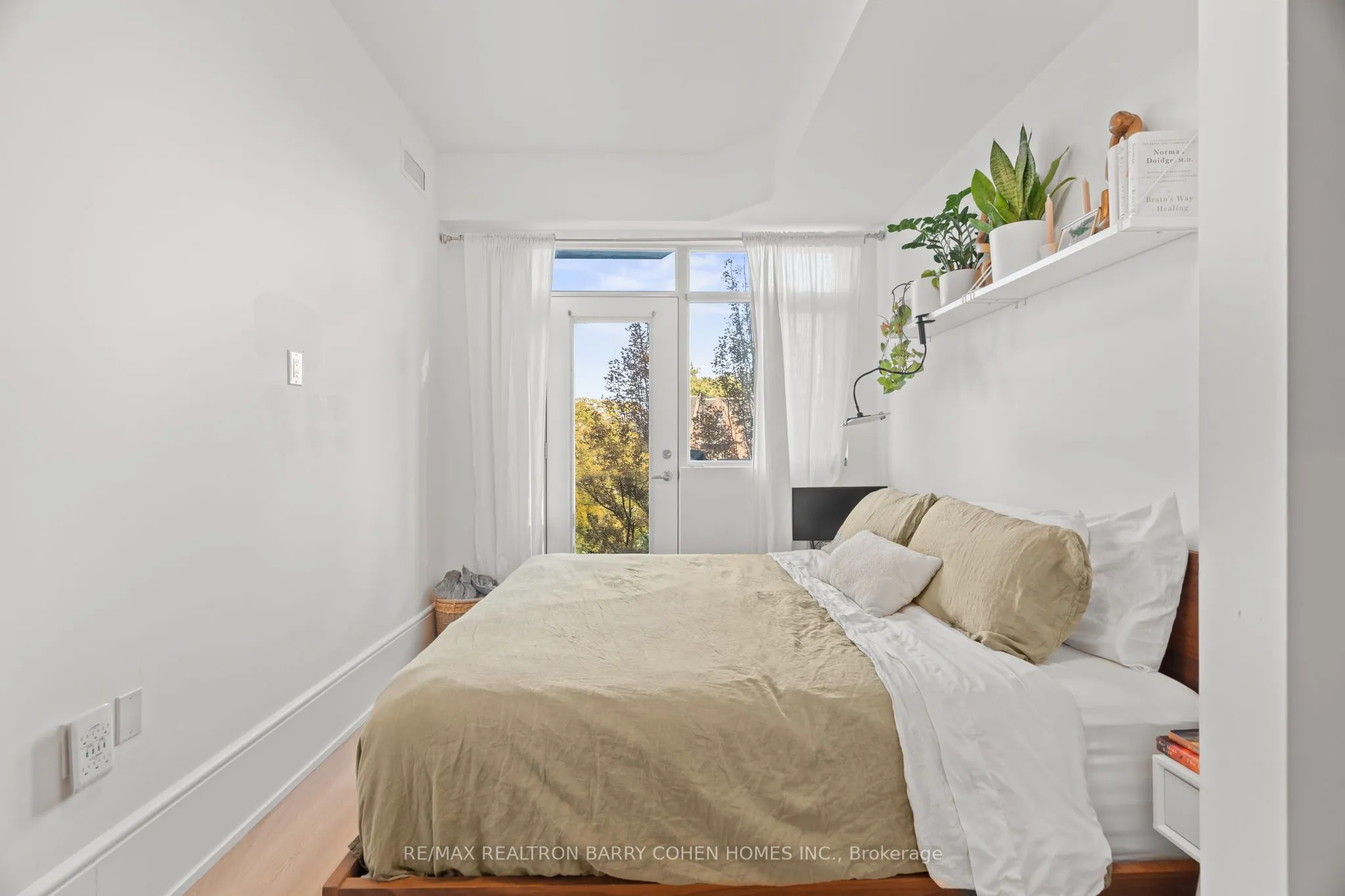 336 Davenport Road, #201