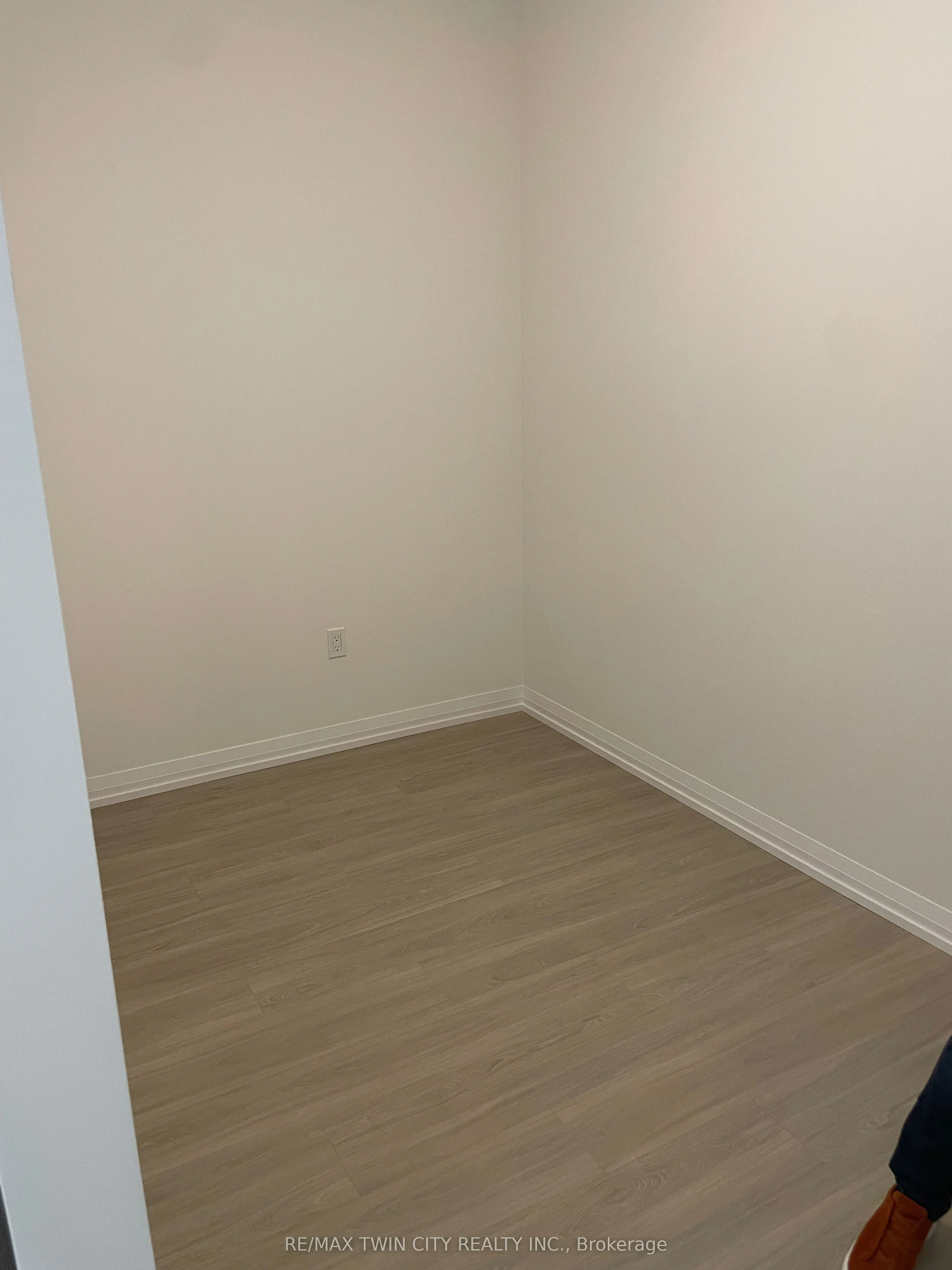 50 DUNFIELD Avenue, #512