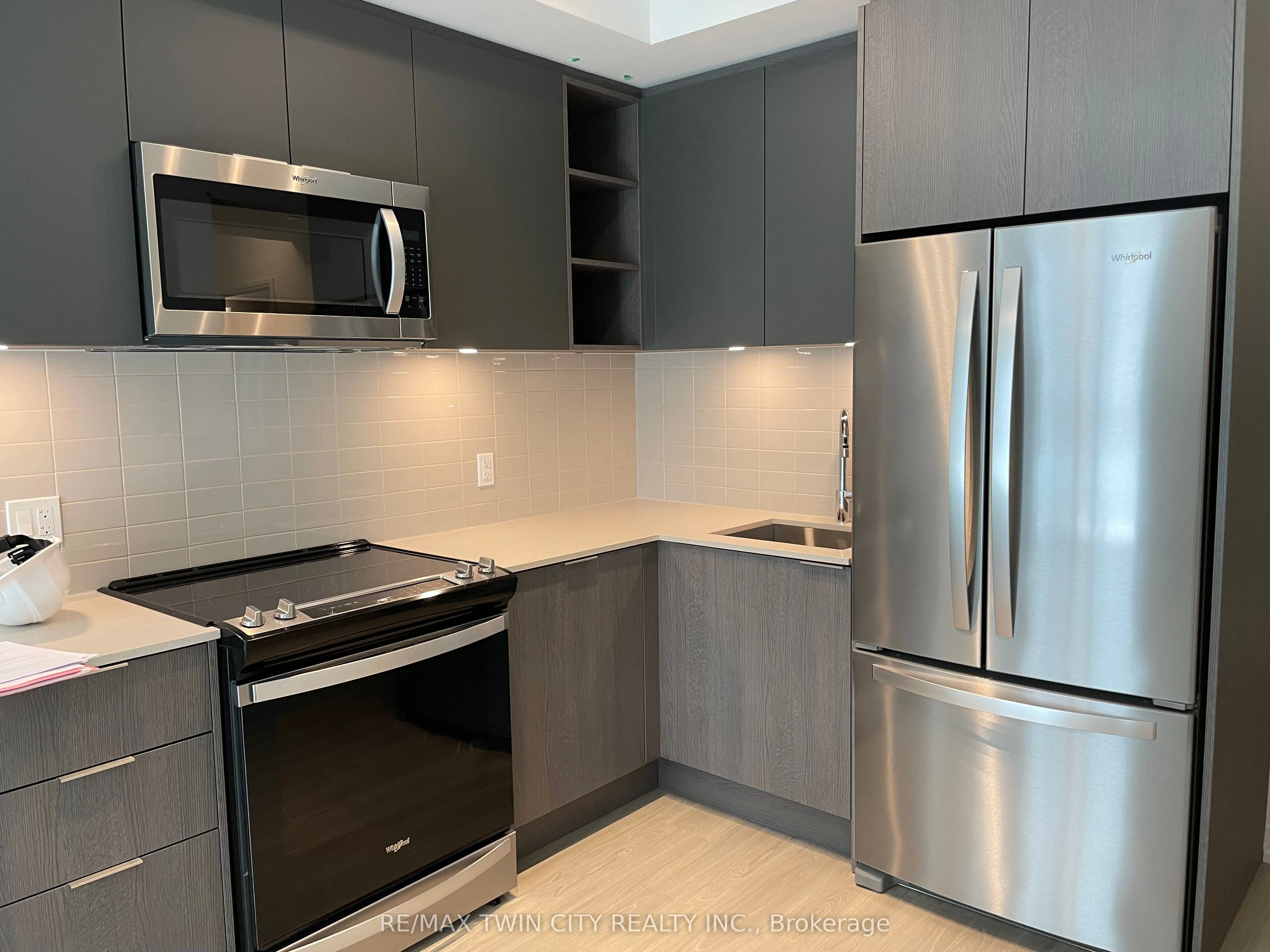 50 DUNFIELD Avenue, #512