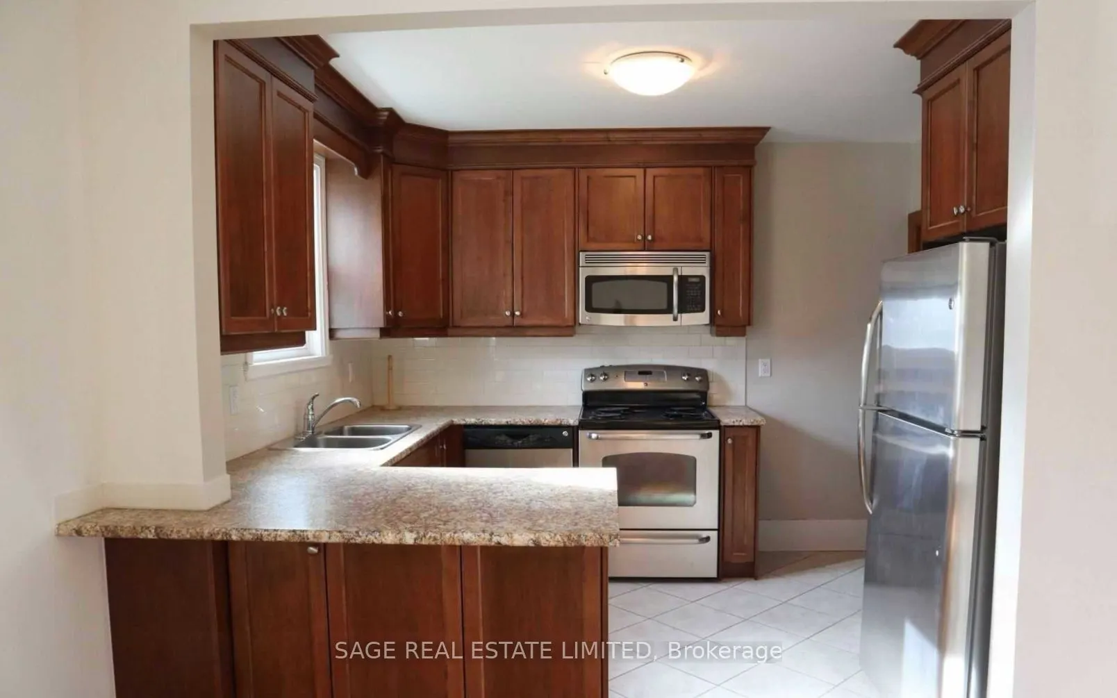 740 Avenue Road S, #Main