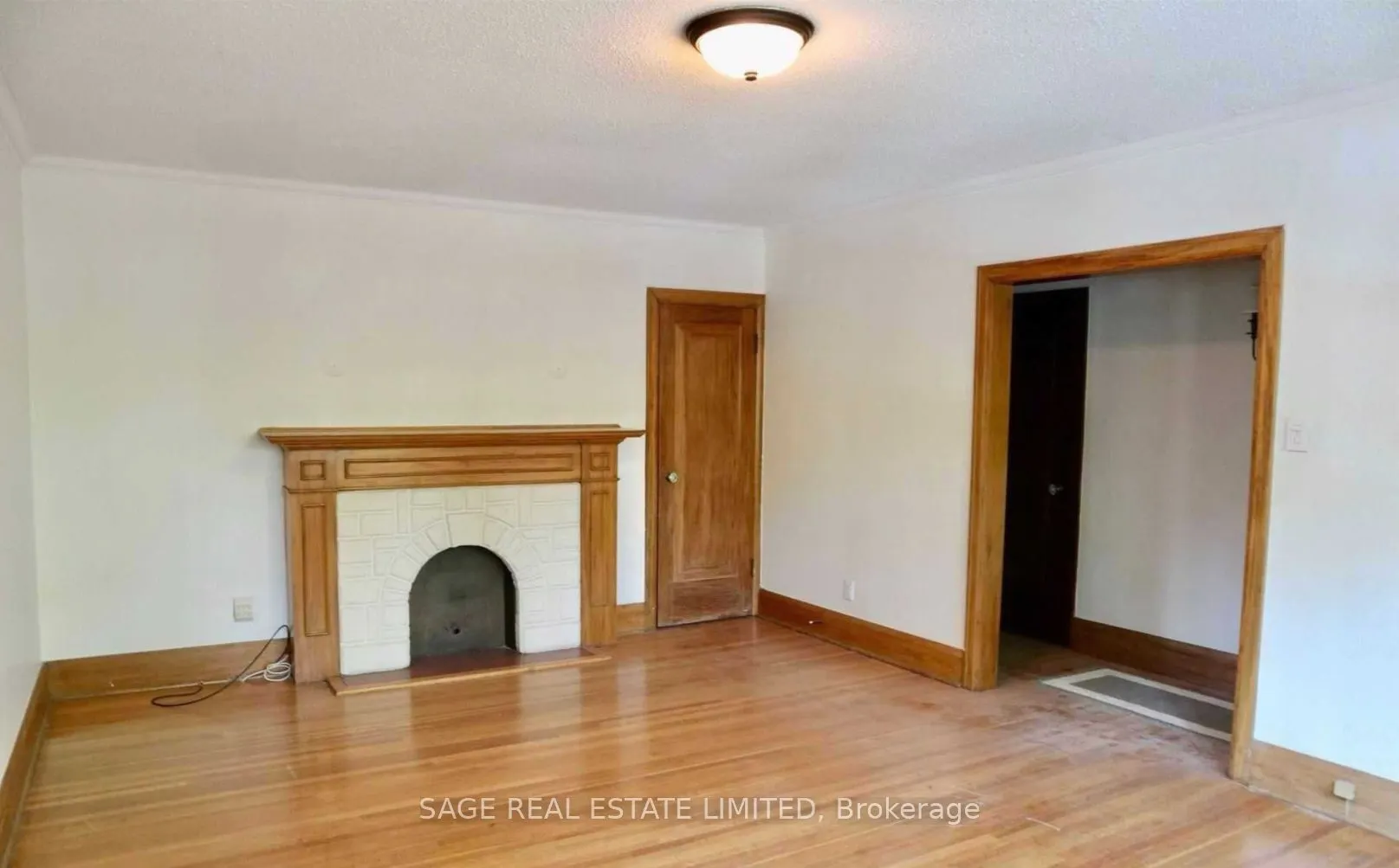 740 Avenue Road S, #Main