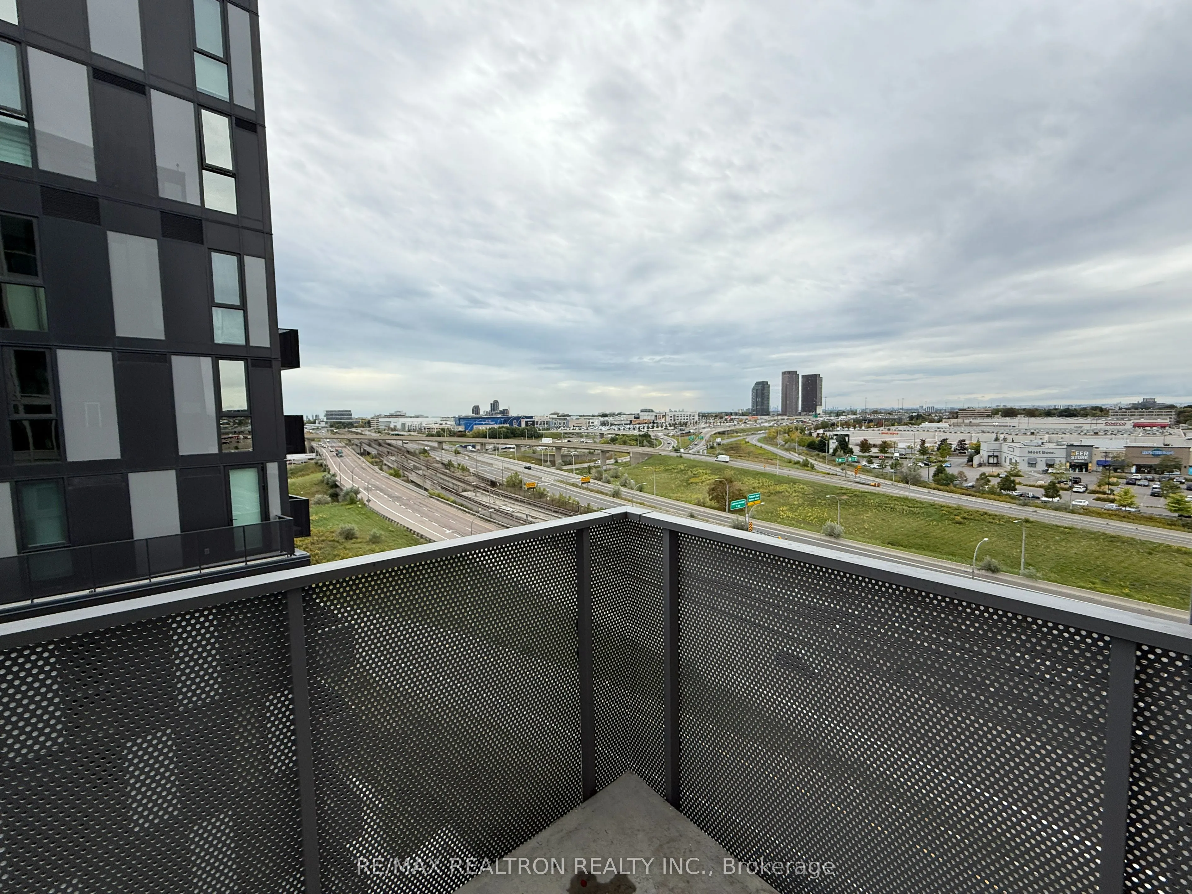 38 MONTE KWINTER Court, #1006