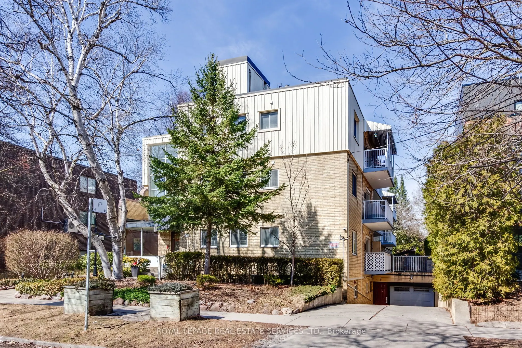 172 Sherwood Avenue, #206