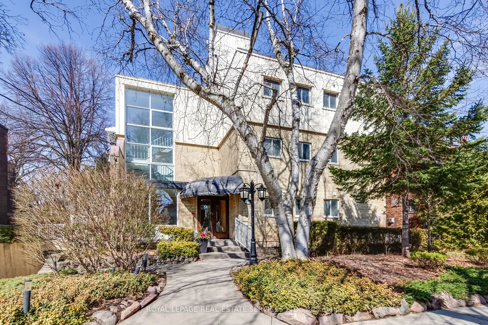 172 Sherwood Avenue, #206