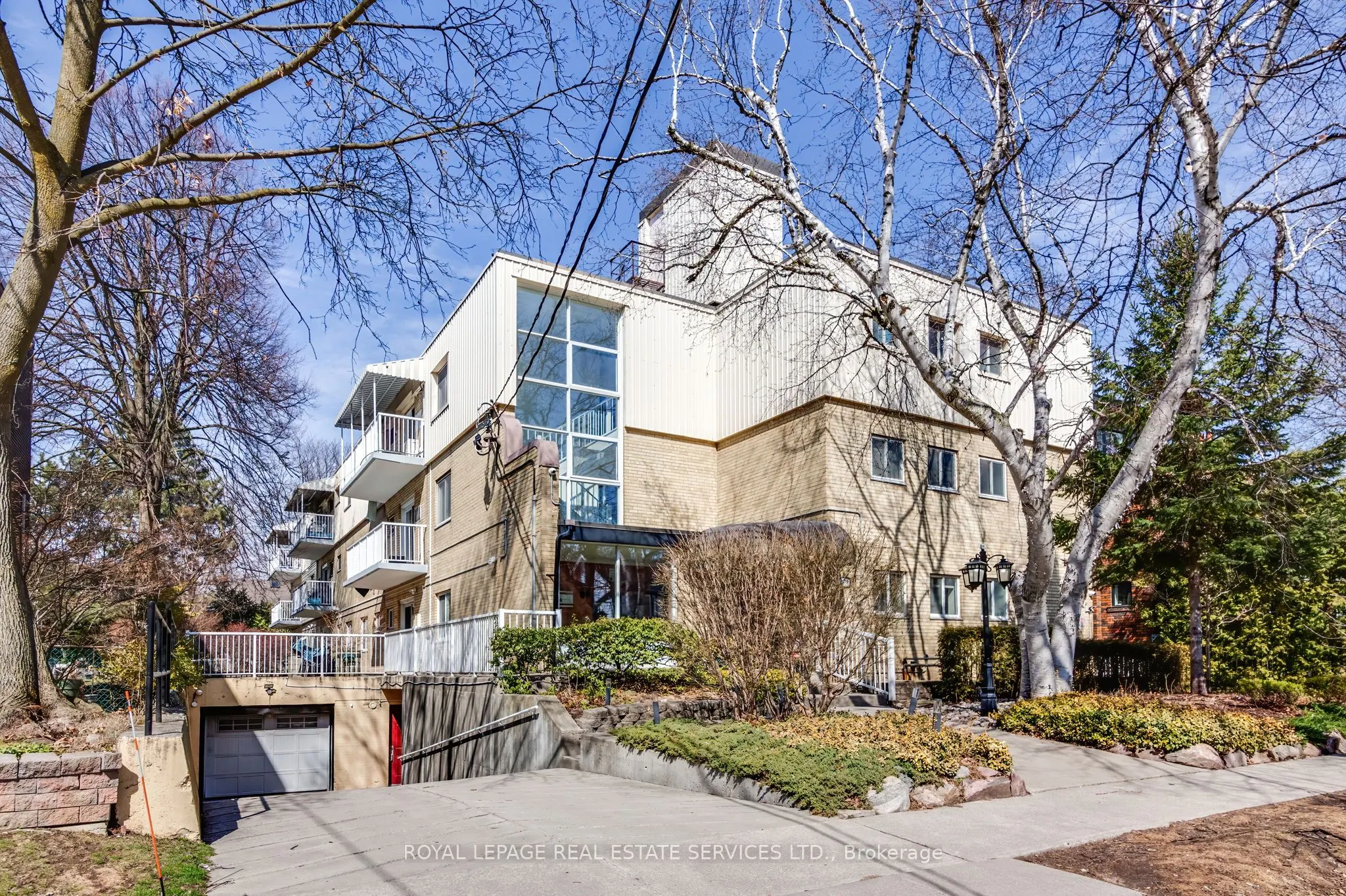 172 Sherwood Avenue, #206