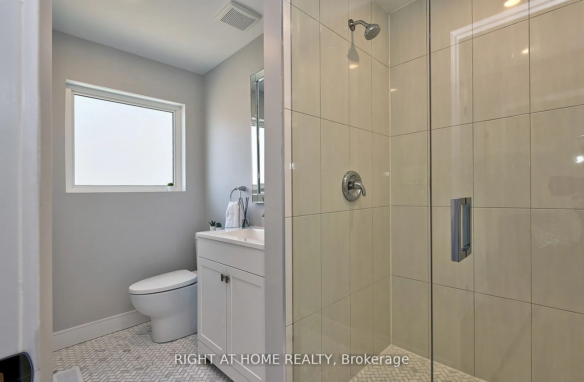 131 Brock Avenue, #4