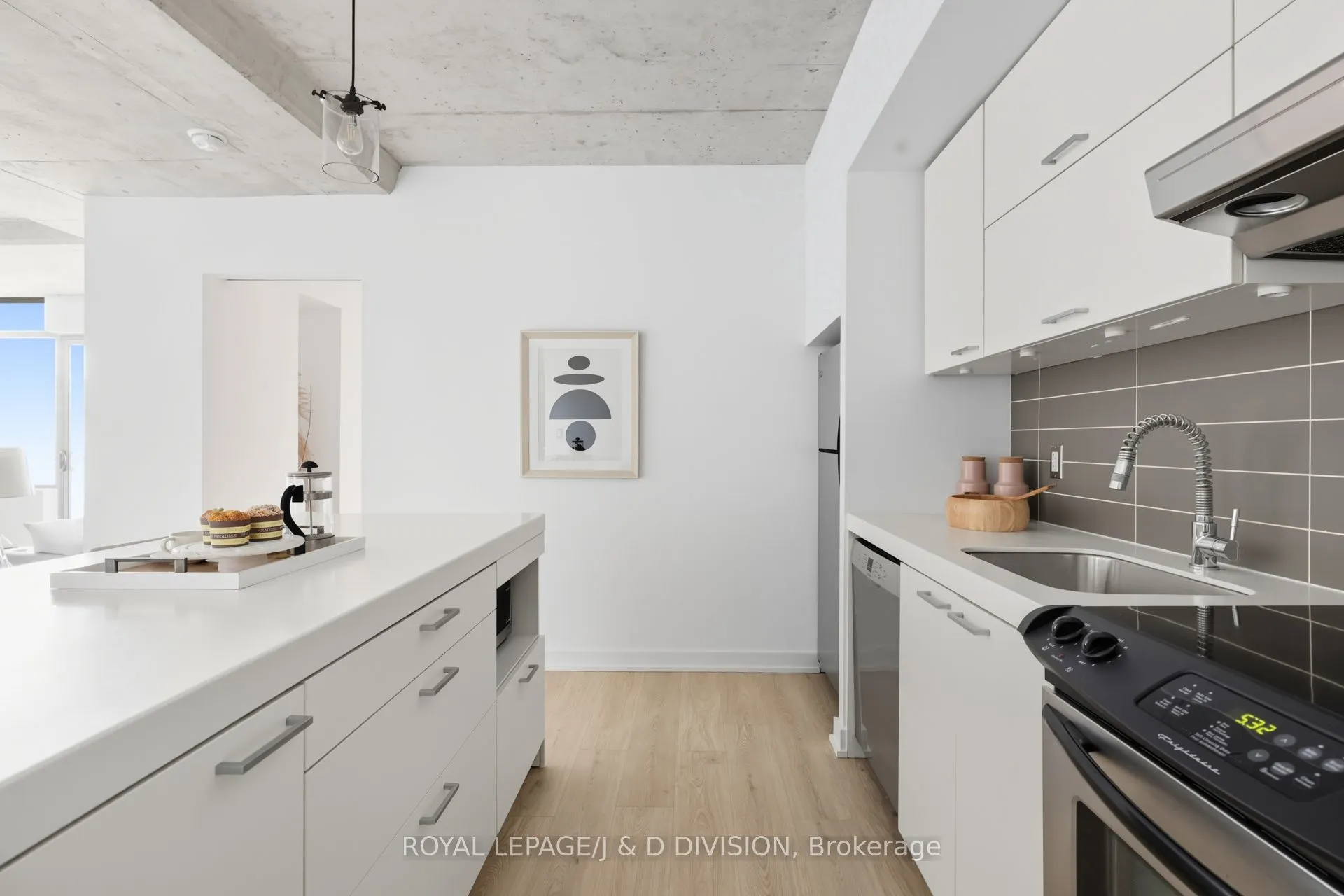 55 Stewart Street, #828