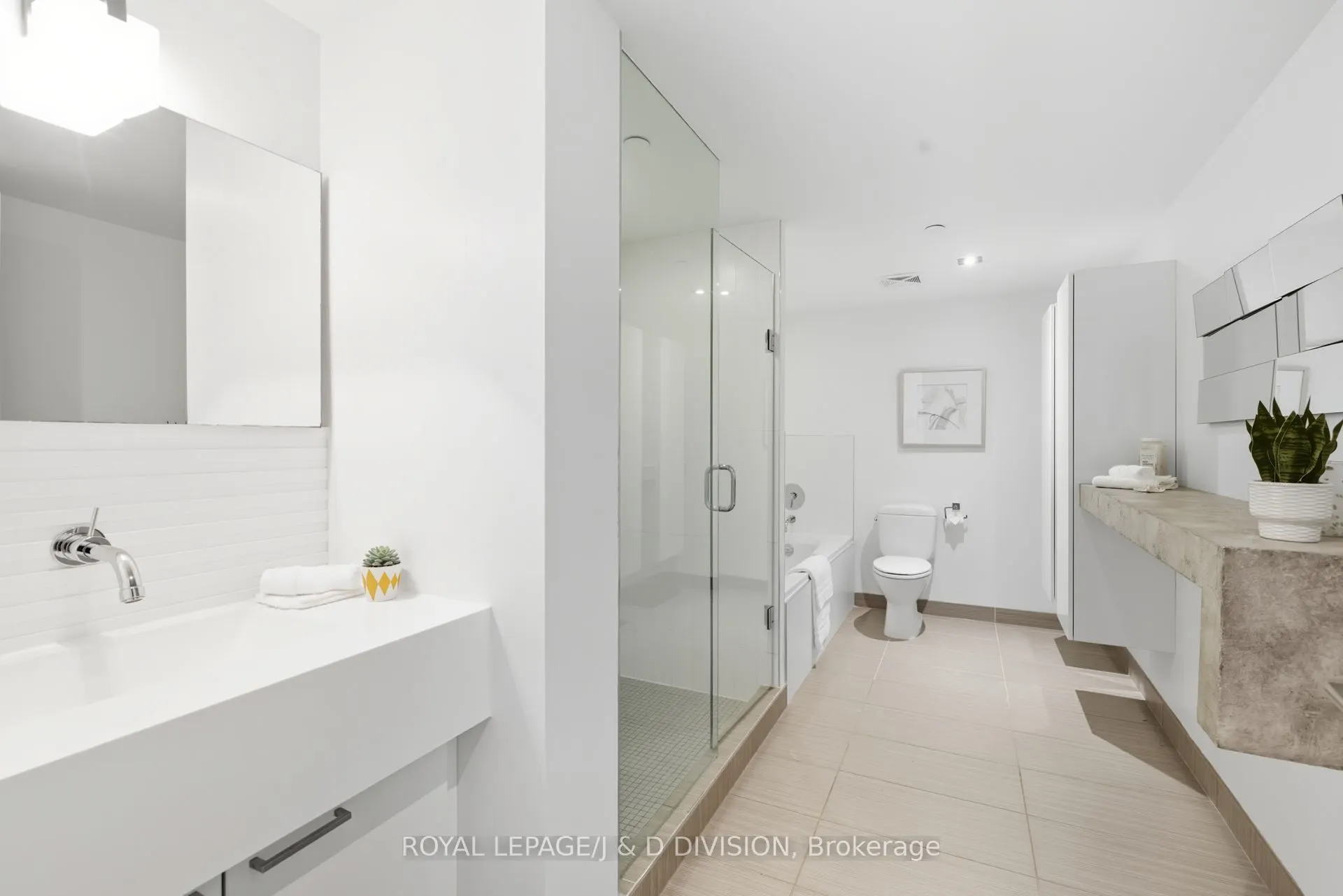 55 Stewart Street, #828