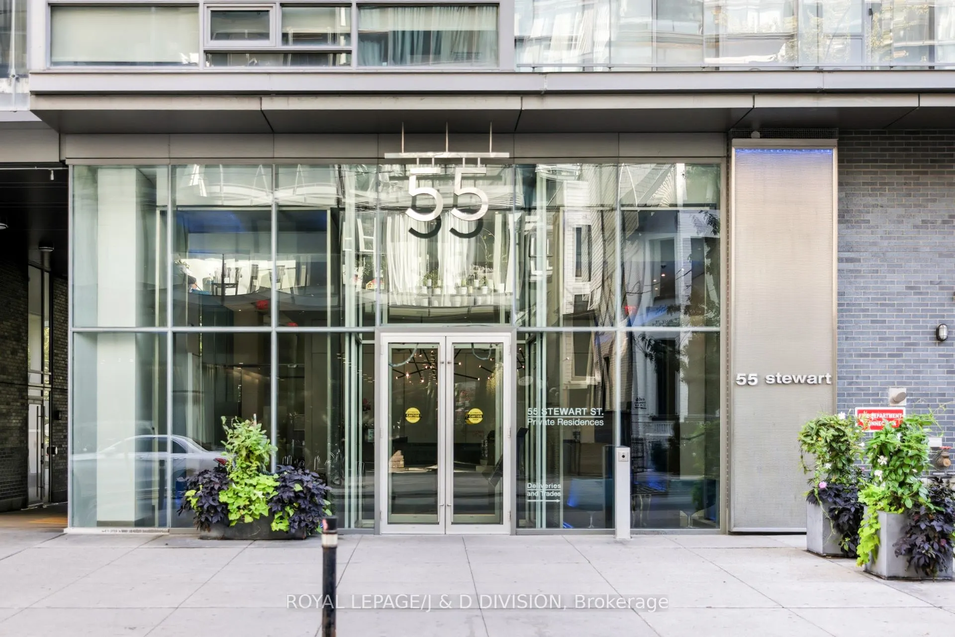 55 Stewart Street, #828