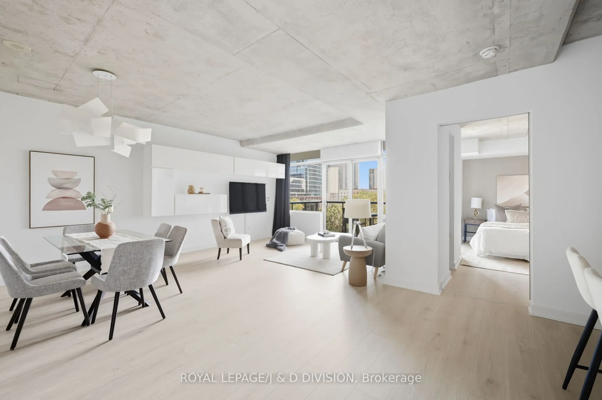 55 Stewart Street, #828