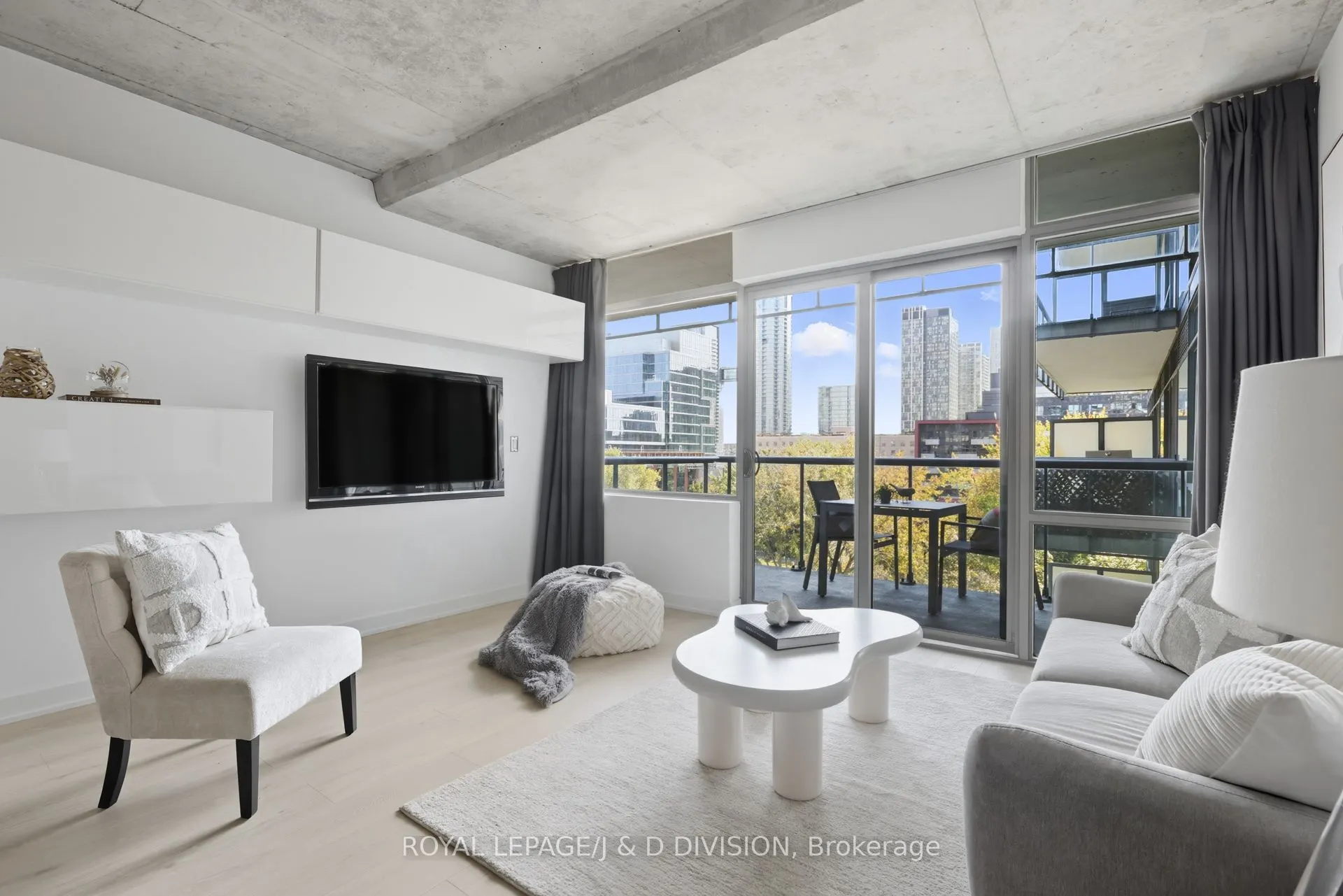 55 Stewart Street, #828