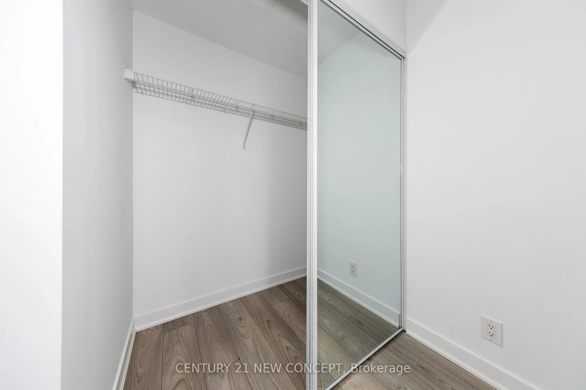 120 Parliament Street, #2201