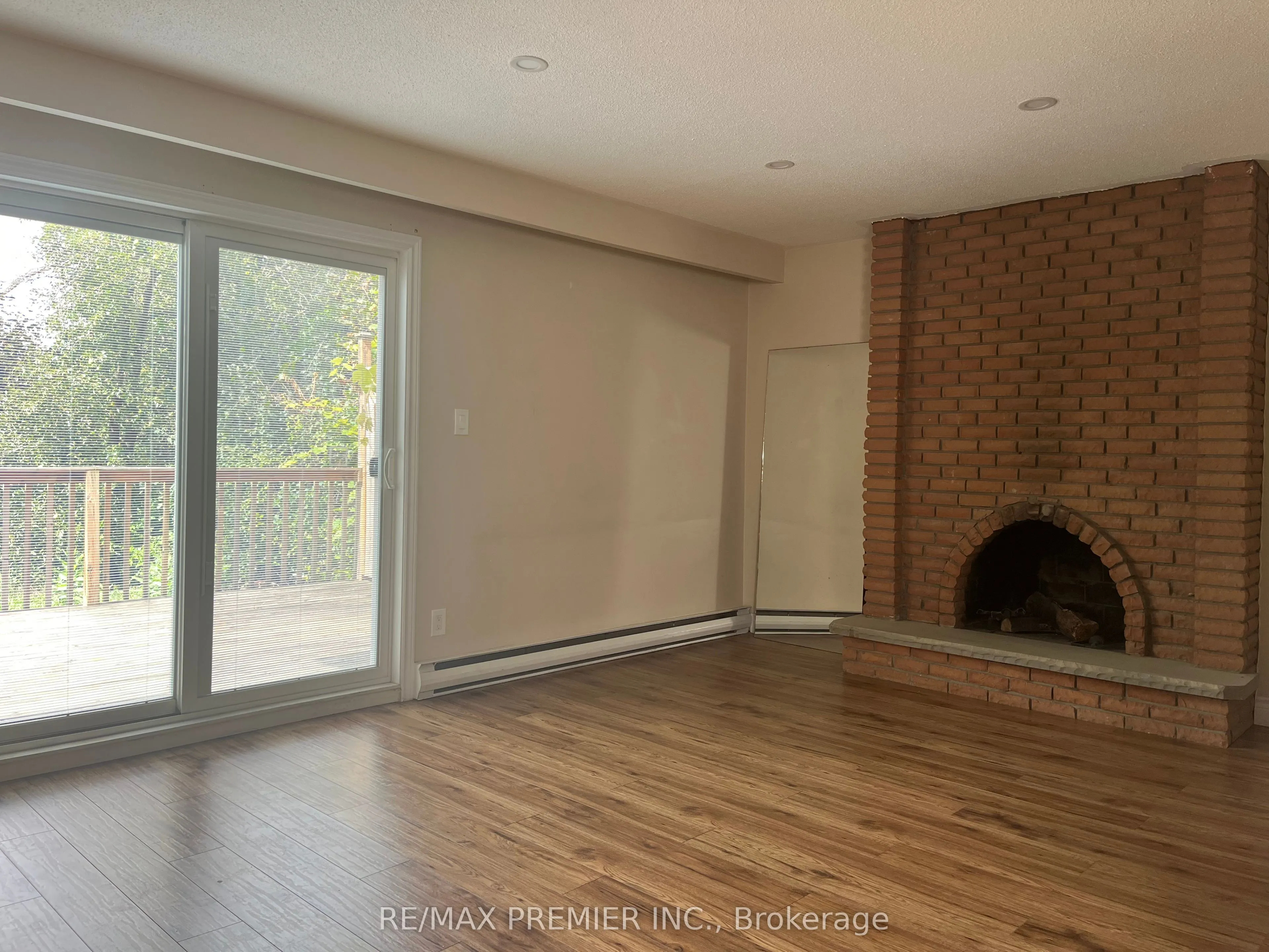82 Angus Drive, #Main