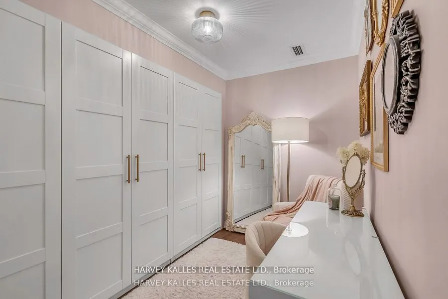 21 Grand Magazine Street, #1402