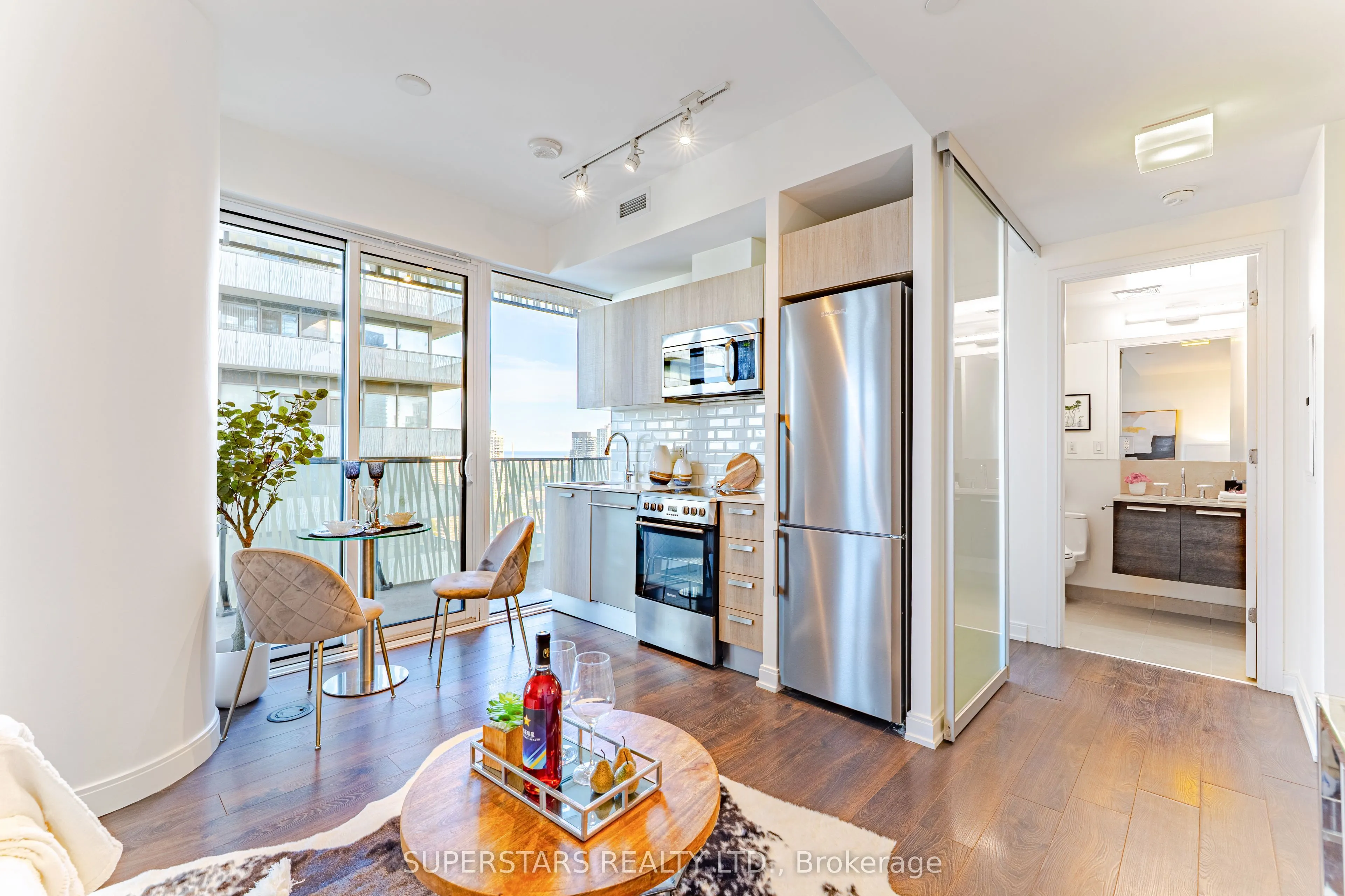 42 Charles Street E, #3001