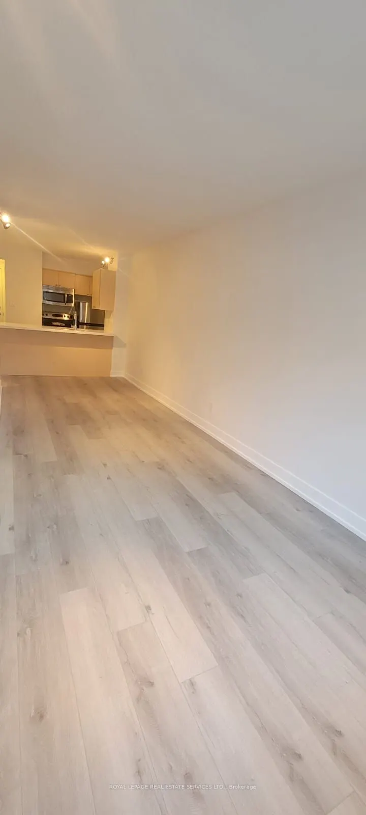 15 Maplewood Avenue, #208