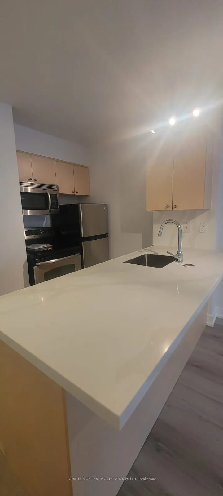 15 Maplewood Avenue, #208