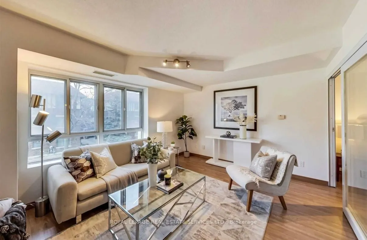 15 Maplewood Avenue, #208