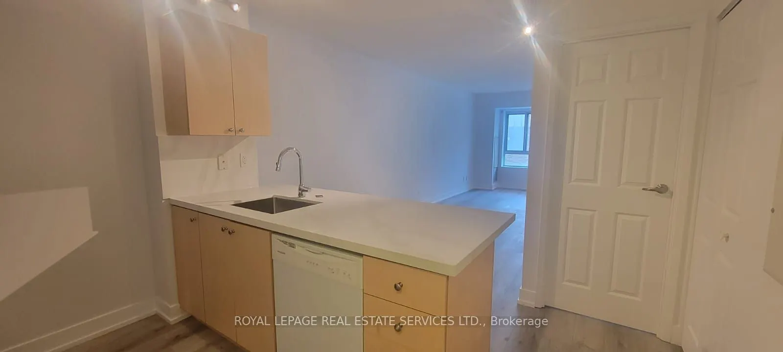 15 Maplewood Avenue, #208