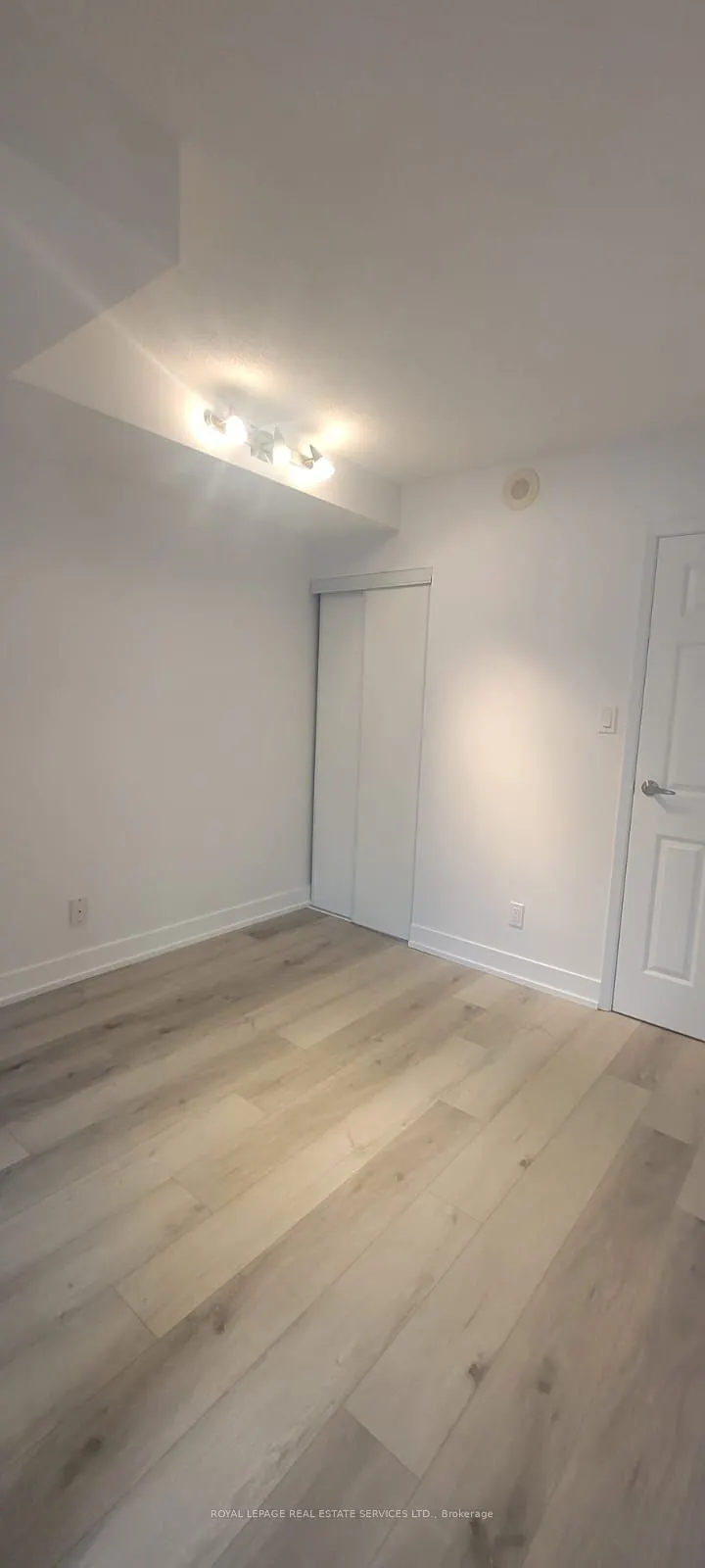 15 Maplewood Avenue, #208