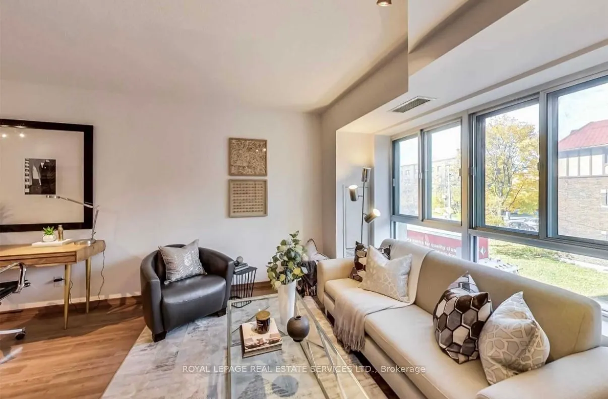 15 Maplewood Avenue, #208