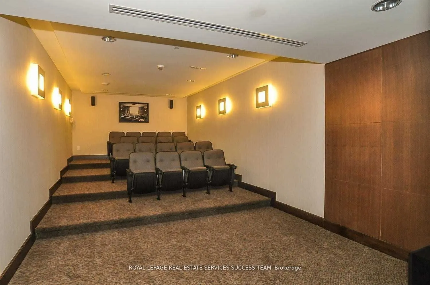 386 Yonge Street W, #4713